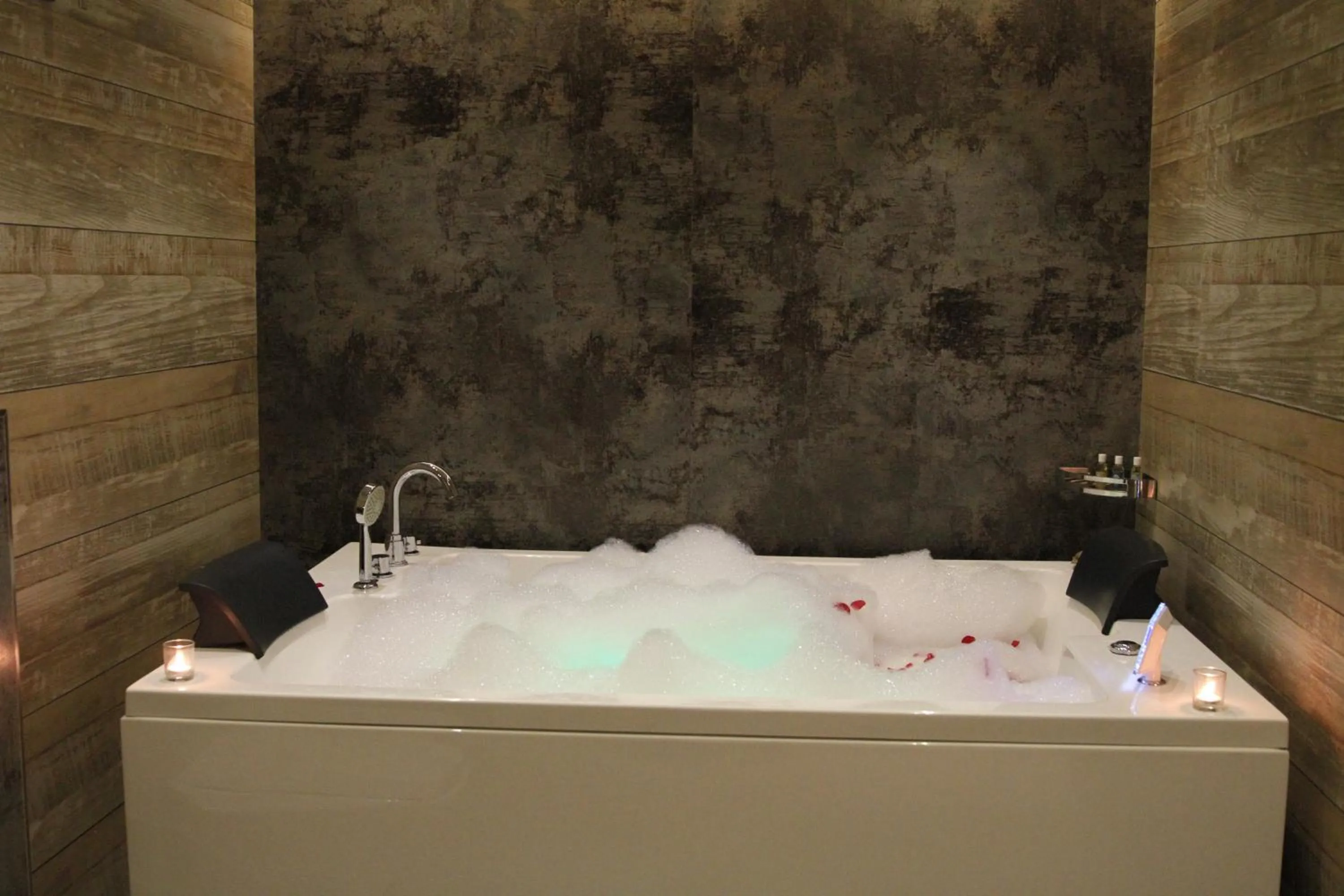 Bathroom in Retrieve Health & Wellness