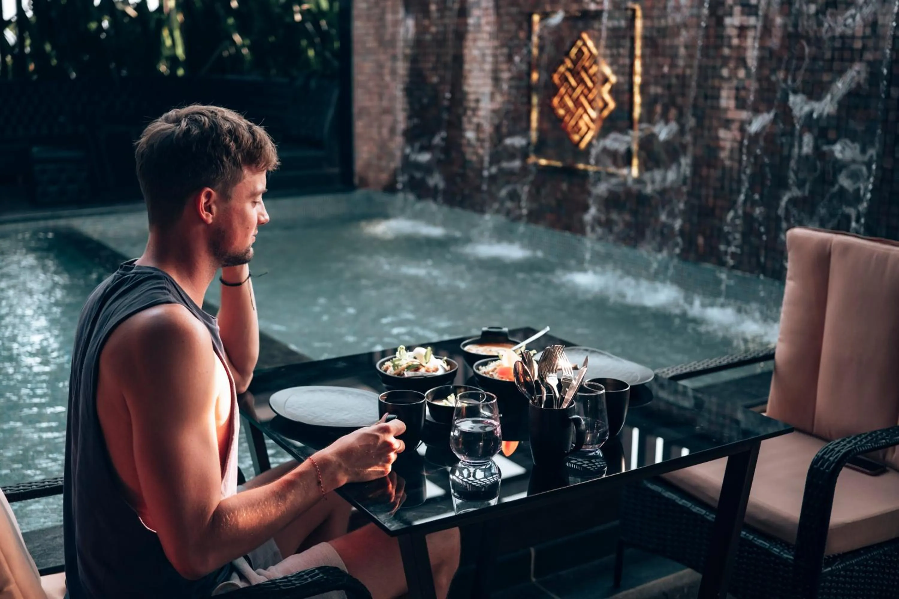 Dining area in Retrieve Health & Wellness