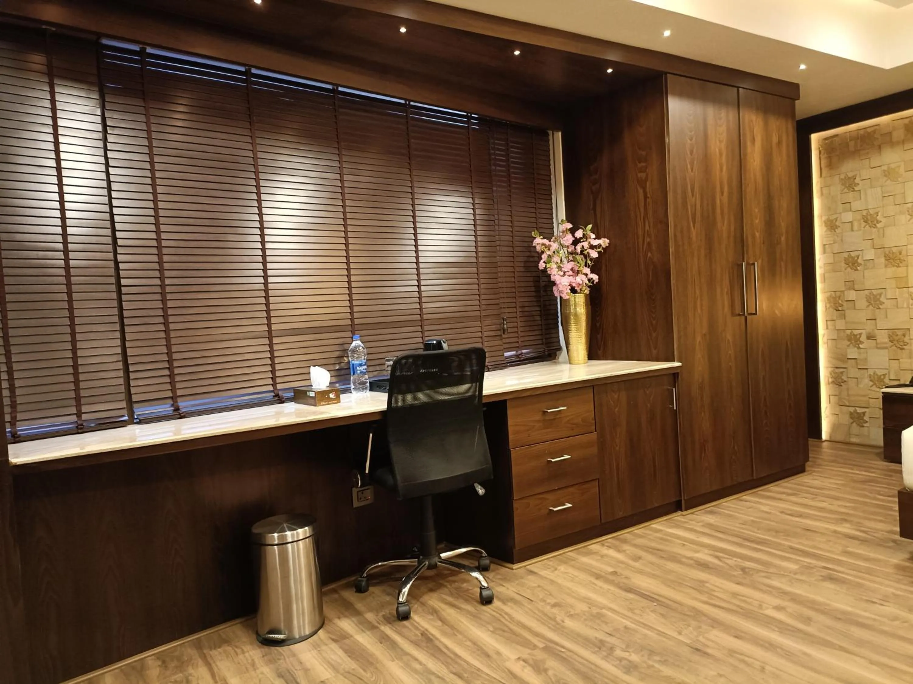 hair dresser in Retrieve Health & Wellness