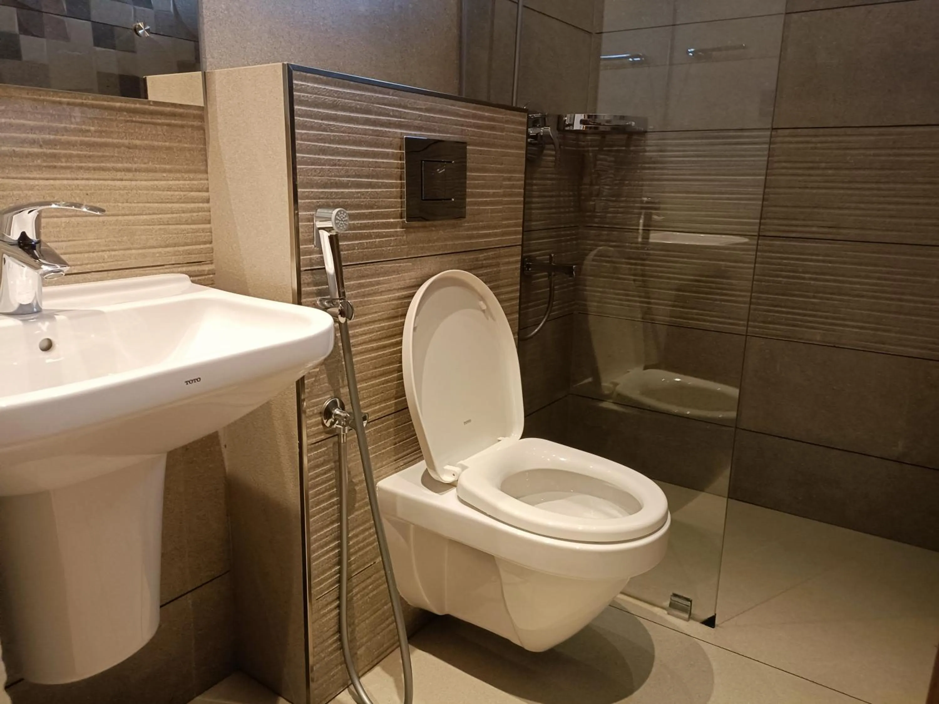 Bathroom in Retrieve Health & Wellness