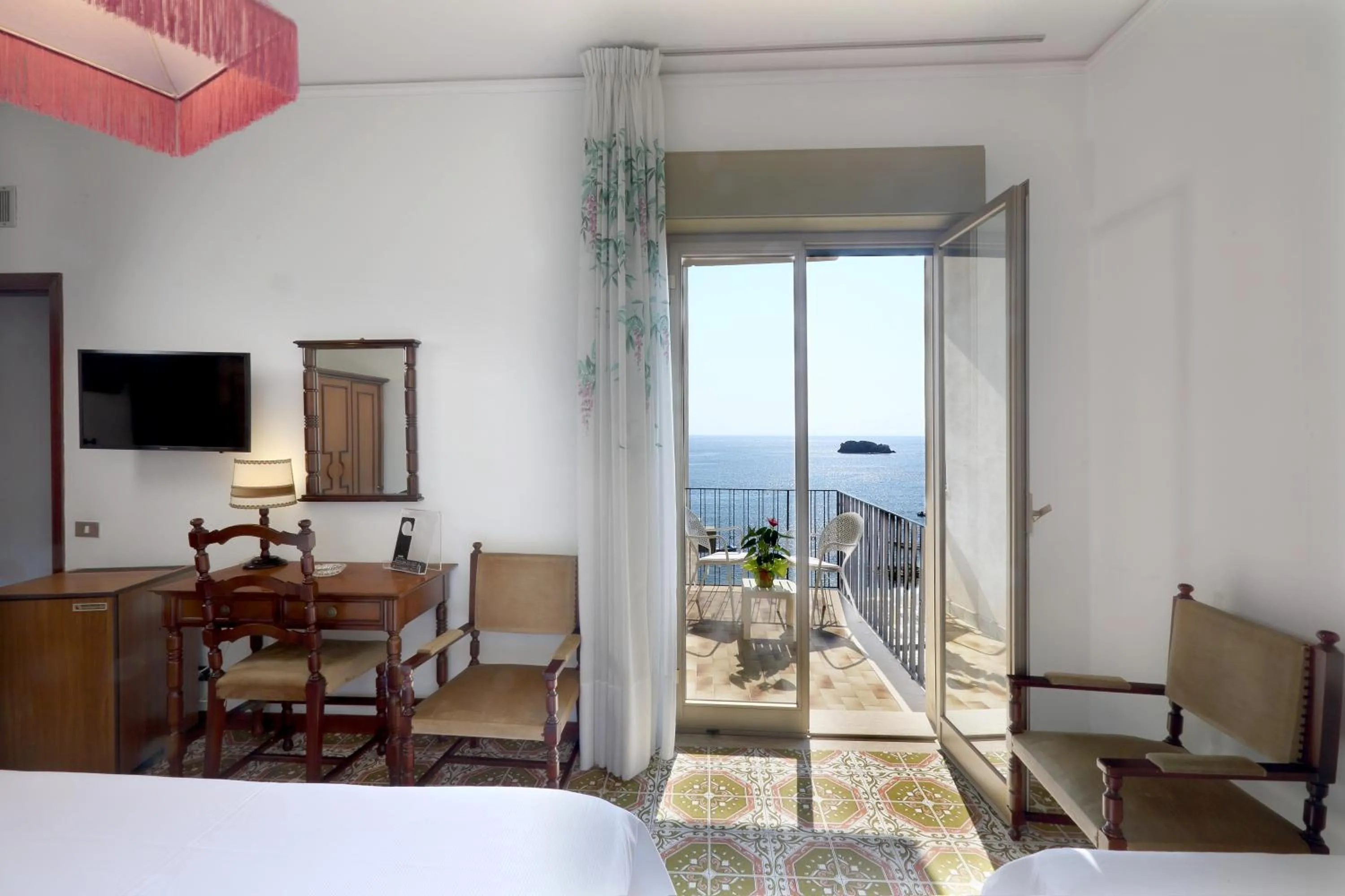 Bedroom, Bed in Hotel Lido Mediterranee