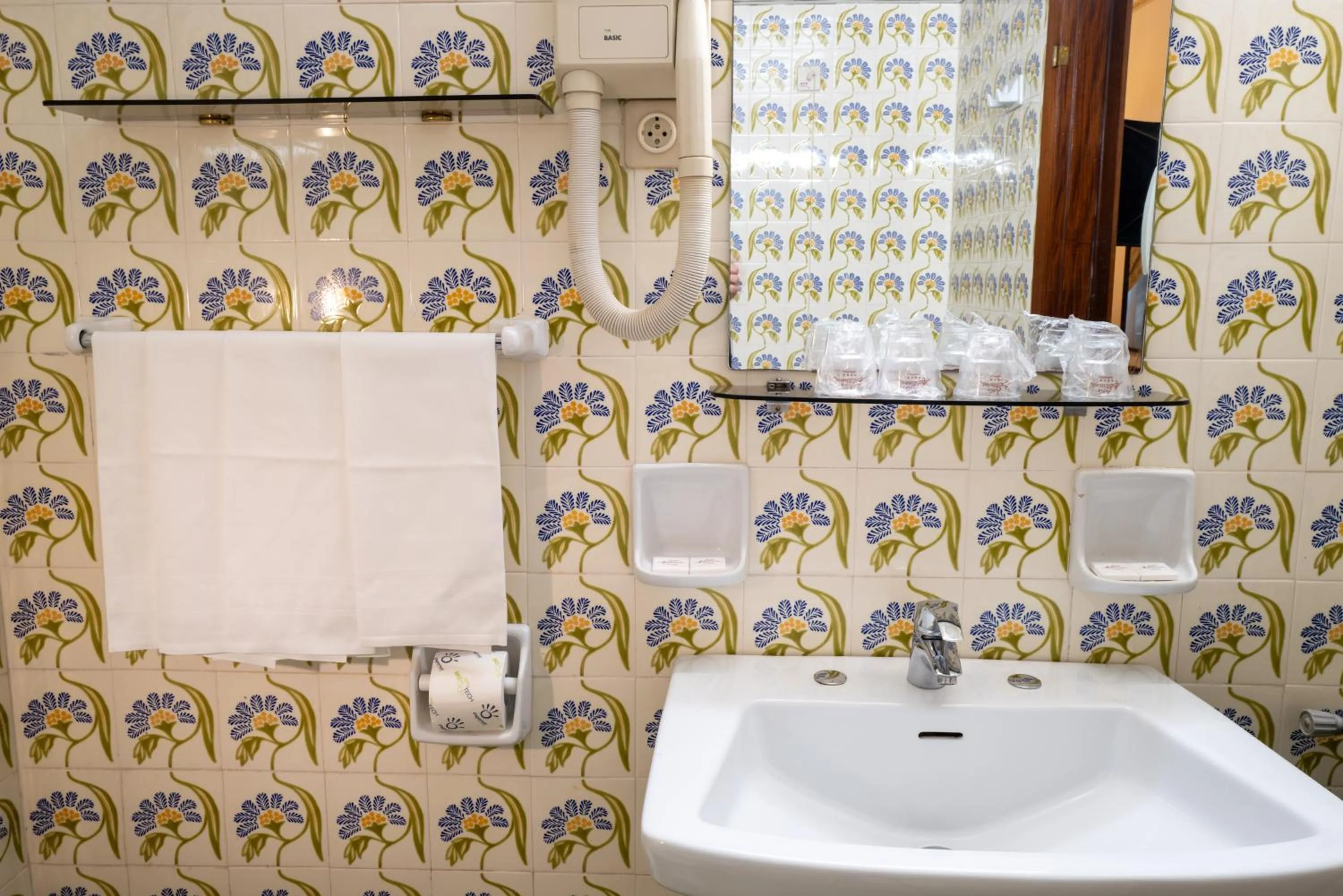 Bathroom in Hotel Lido Mediterranee