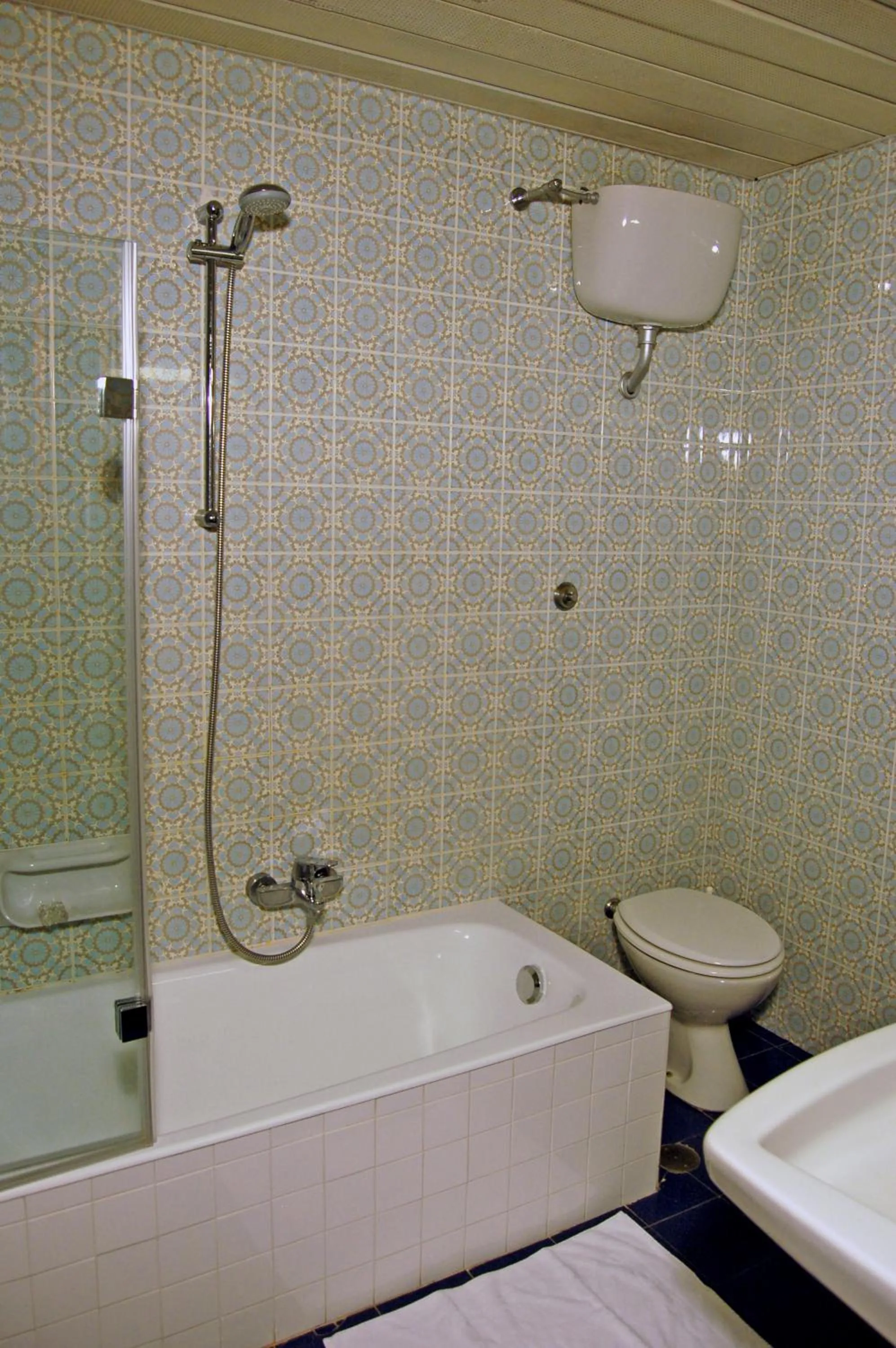 Shower in Hotel Lido Mediterranee