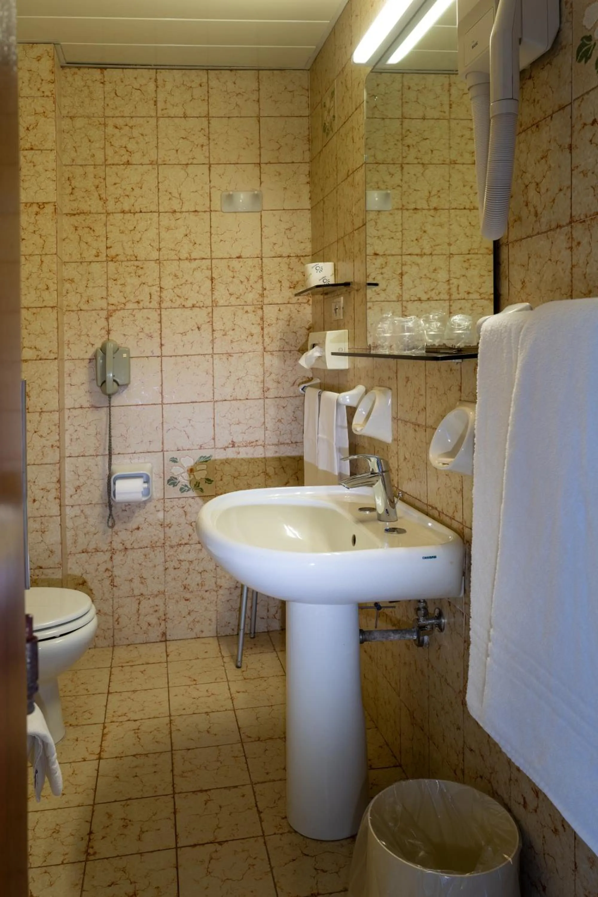 Bathroom in Hotel Lido Mediterranee