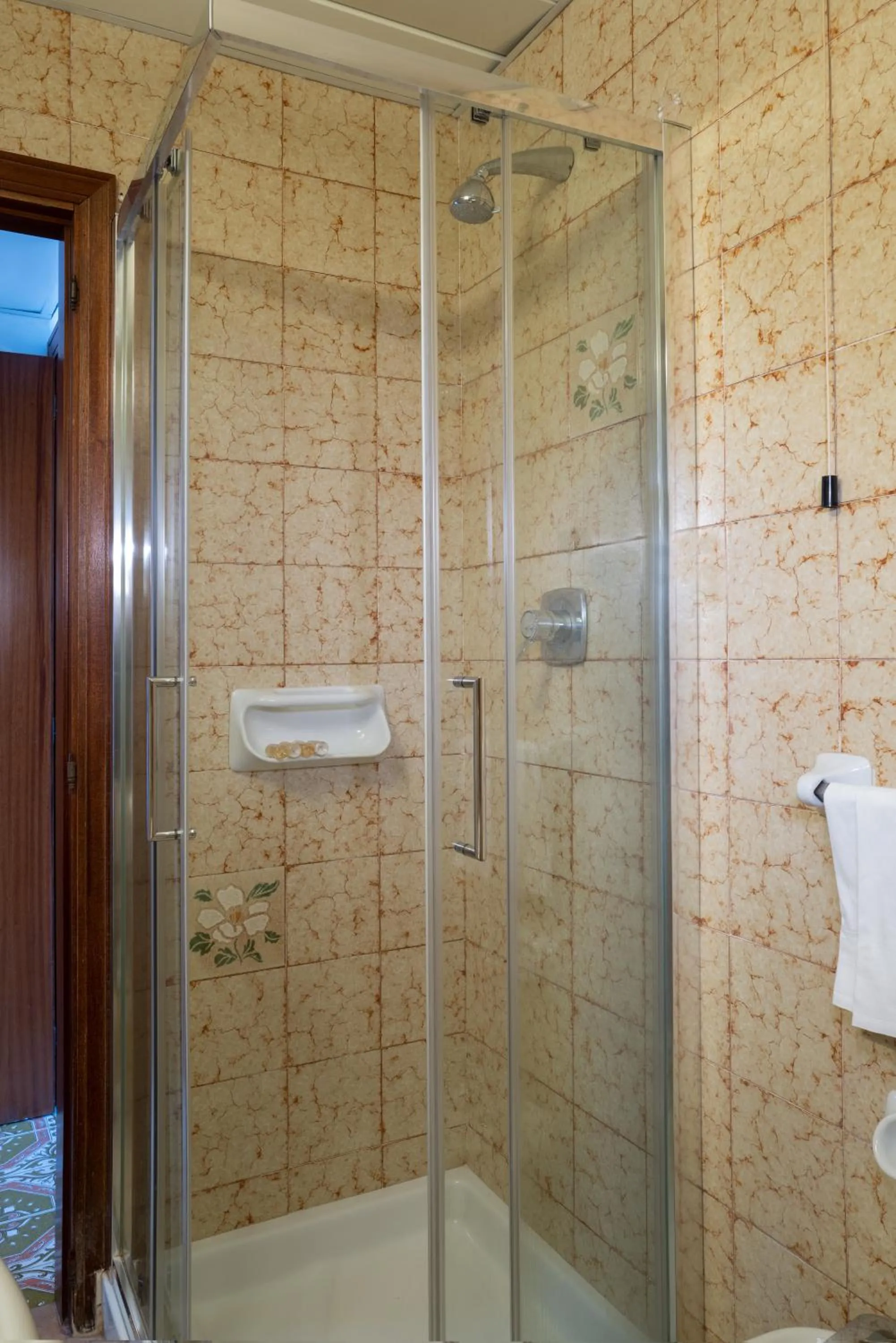 Shower in Hotel Lido Mediterranee