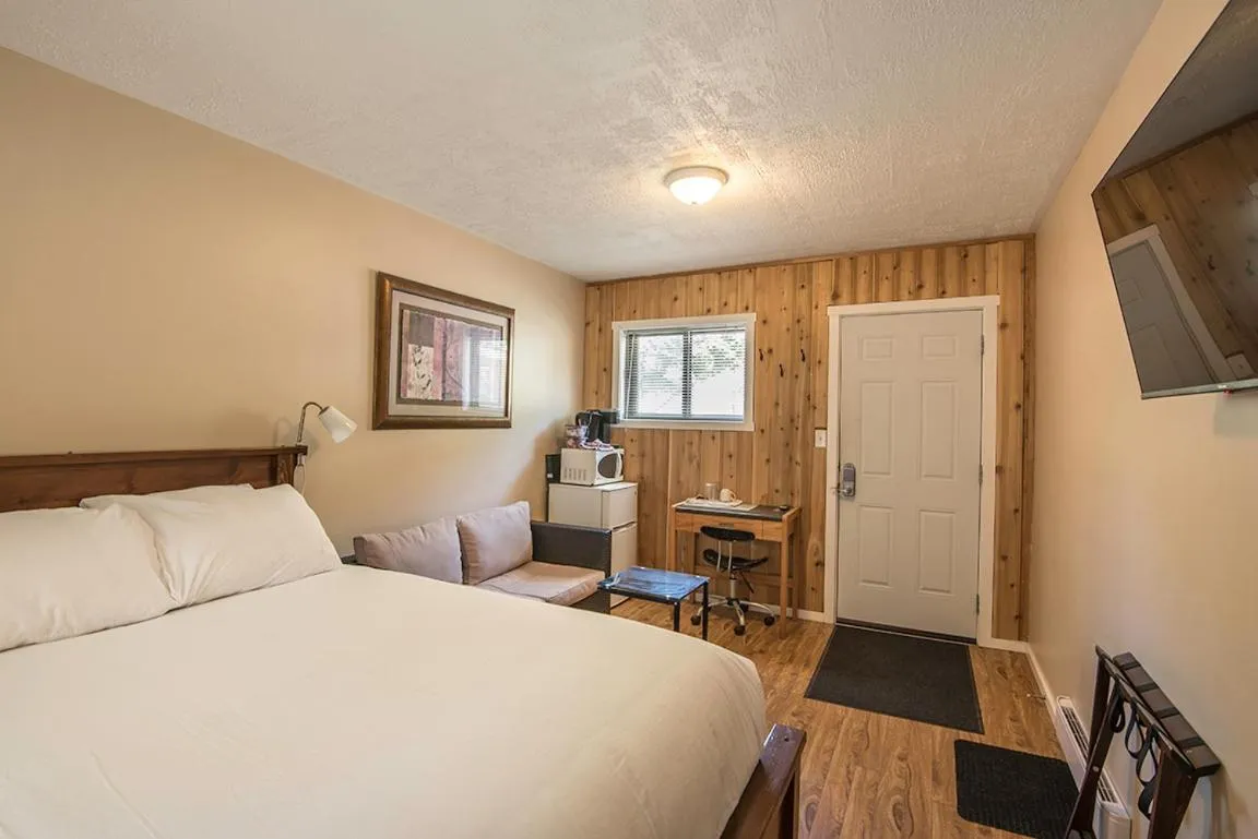 Bed in Lone Star Motel