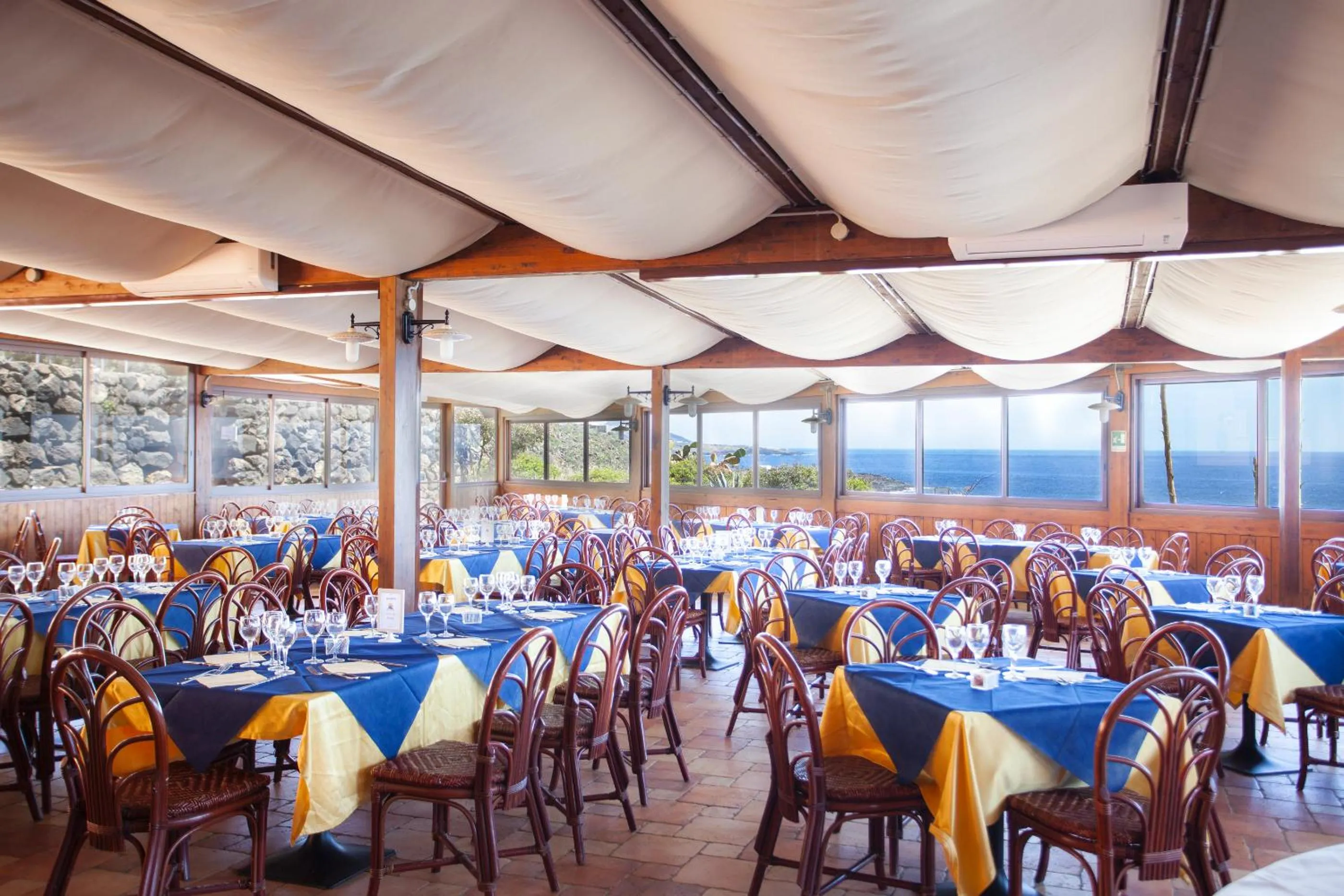 Restaurant/places to eat in Pantelleria Resort