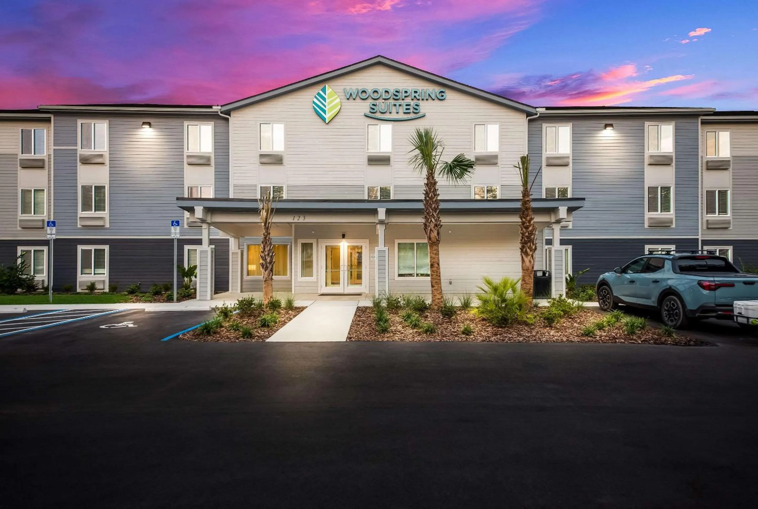 Property building in WoodSpring Suites Inverness