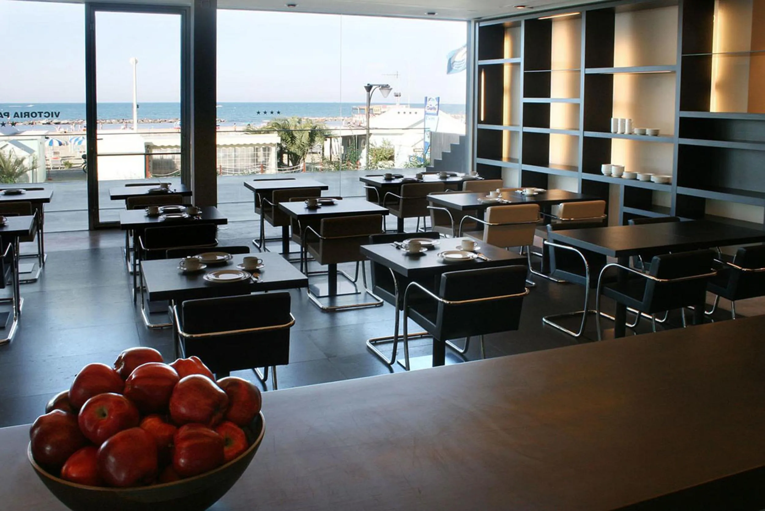 Restaurant/places to eat in Victoria Palace Hotel