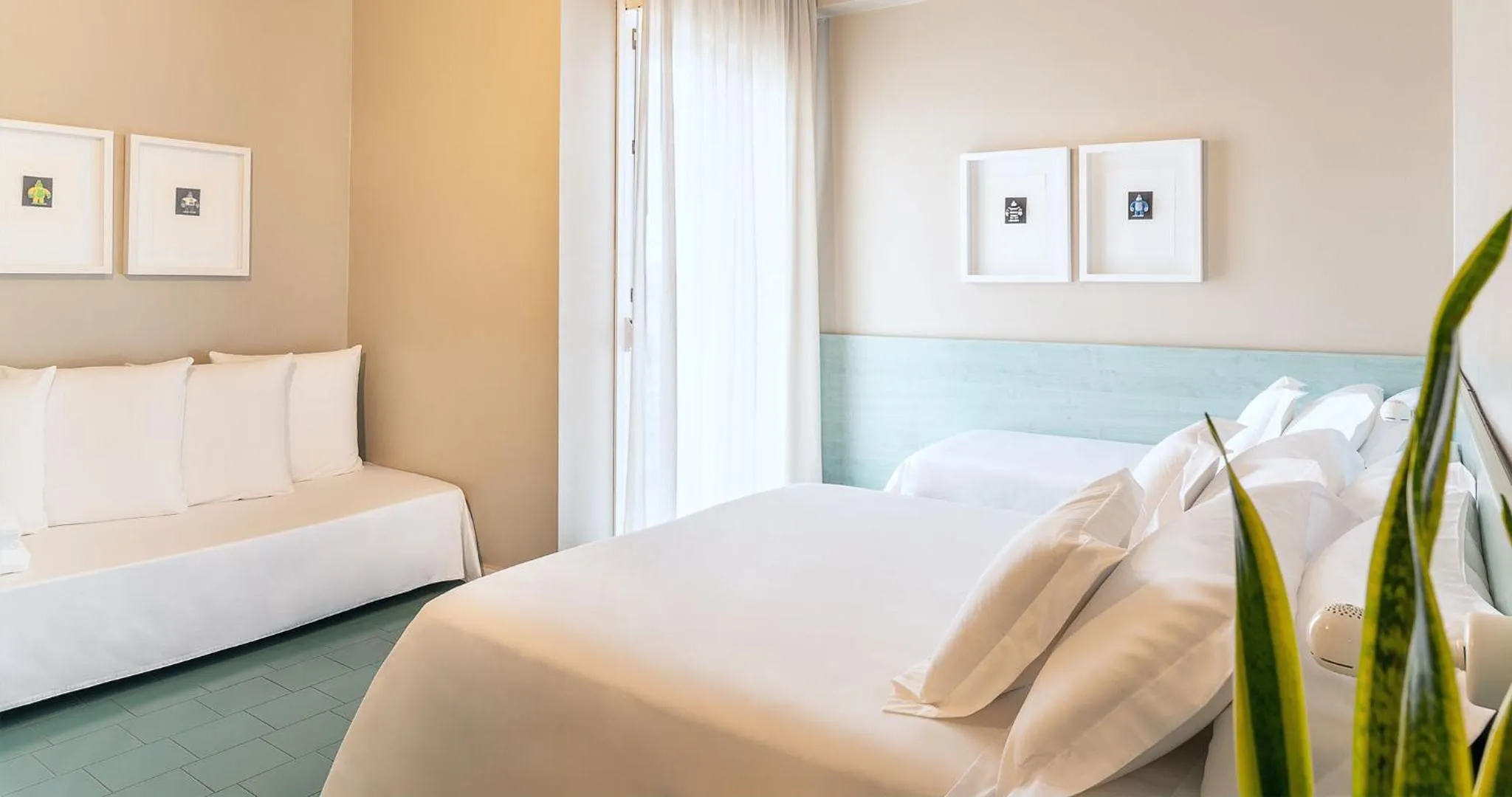 Bed in Victoria Palace Hotel