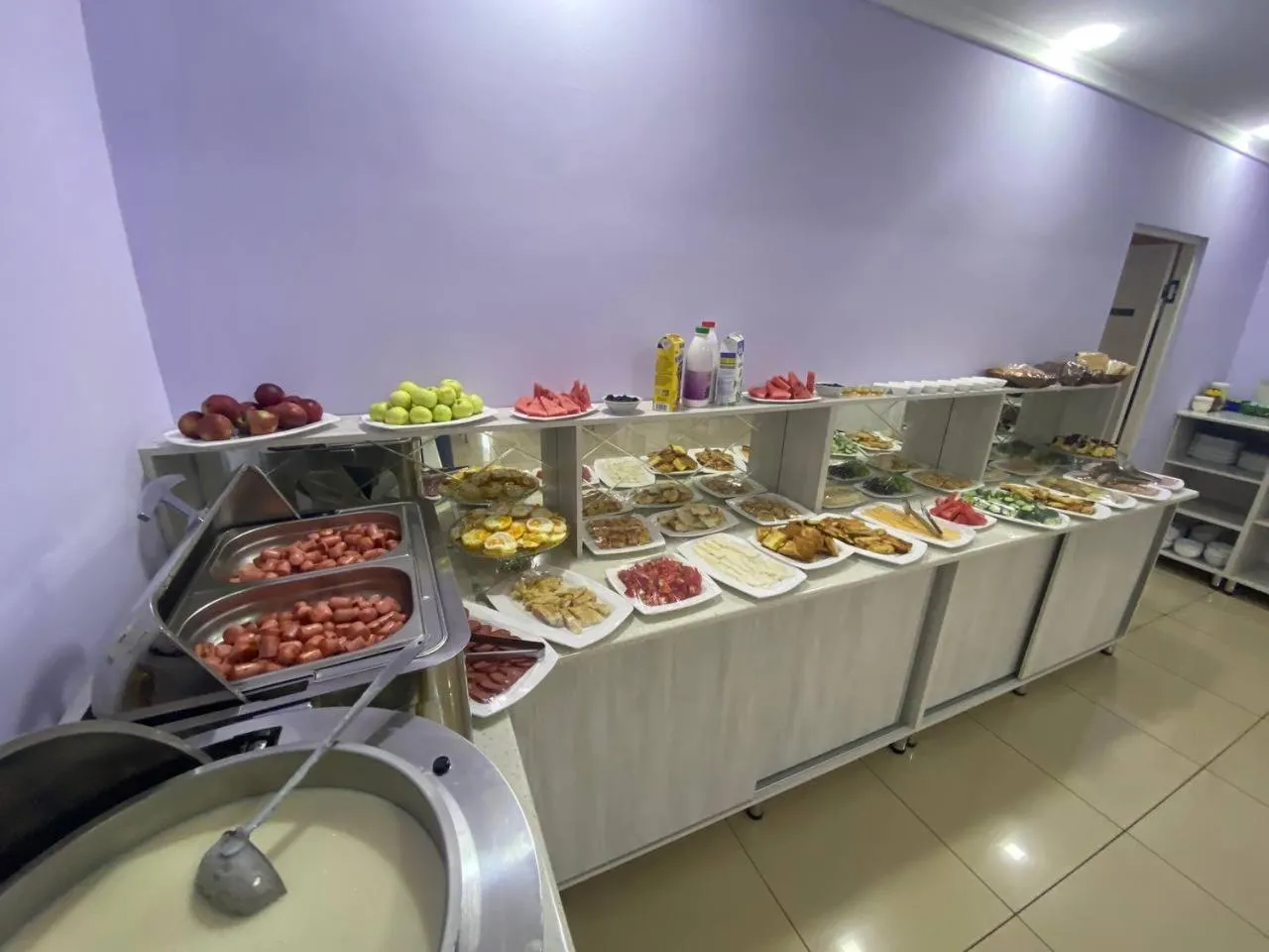 Buffet breakfast in Grand Avenue Hotel