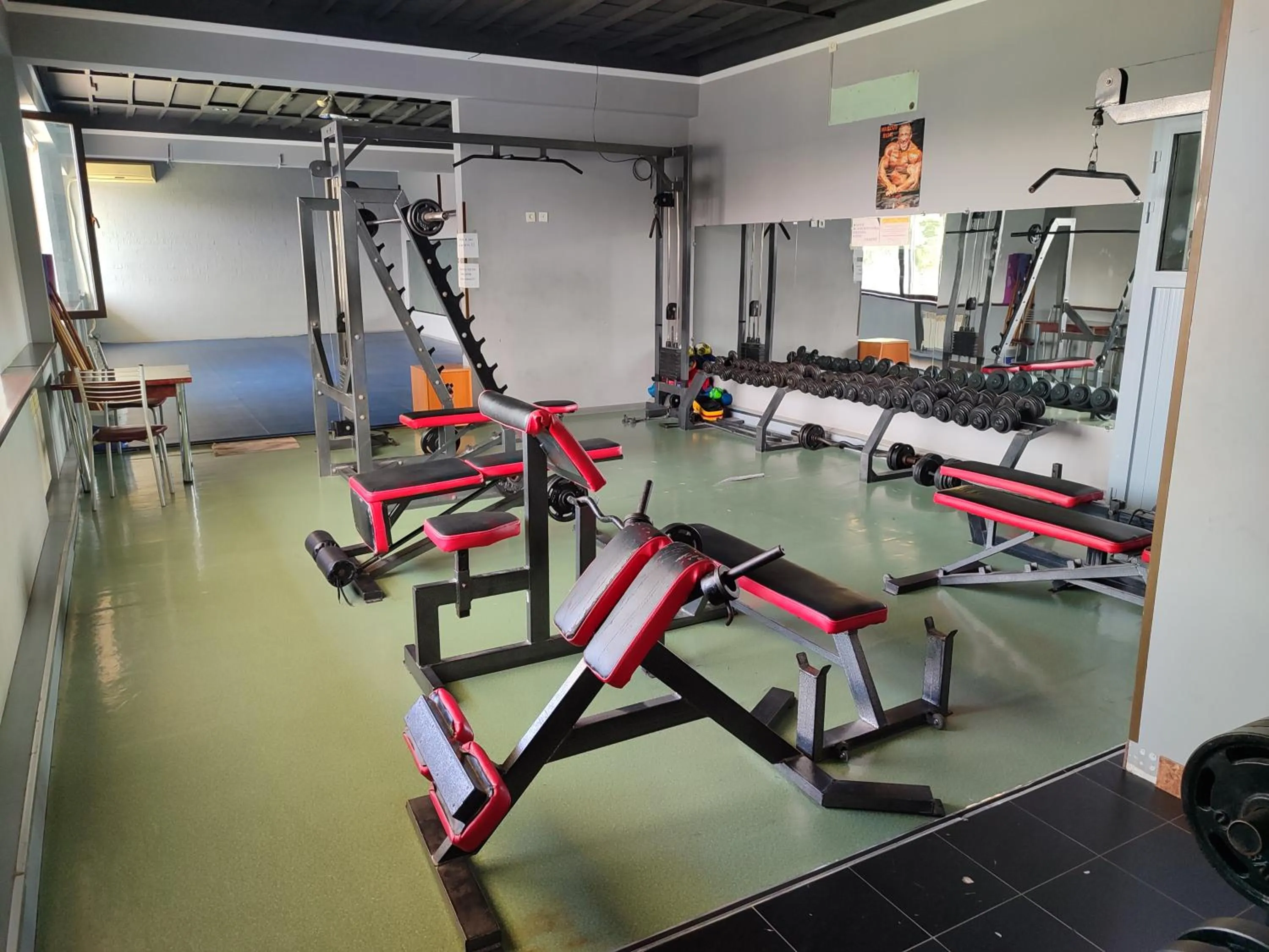 Fitness centre/facilities in Grand Avenue Hotel