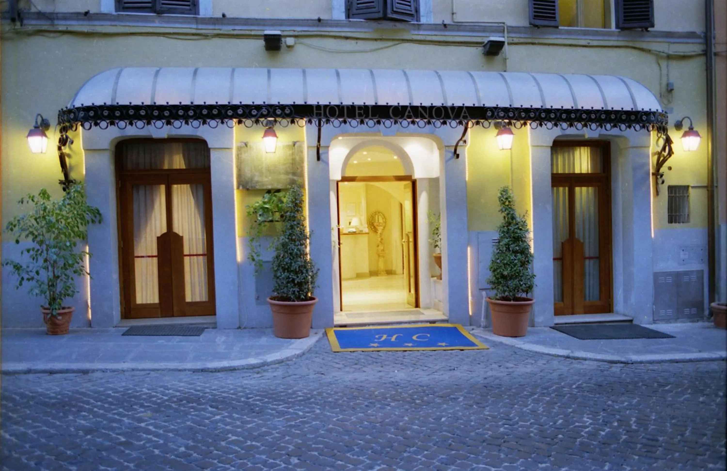 Facade/entrance in Hotel Canova