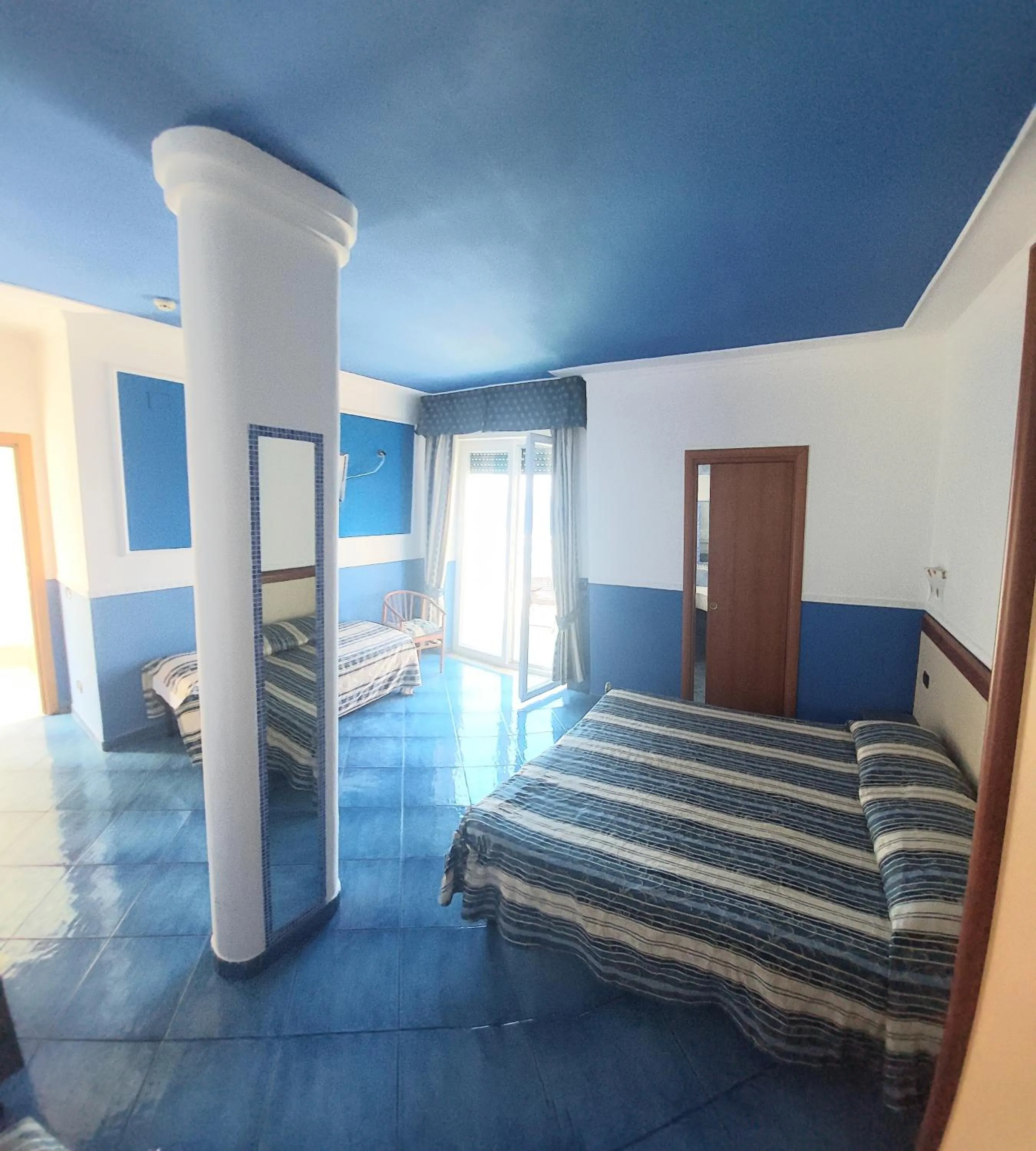 Bed in Hotel Klein Wien