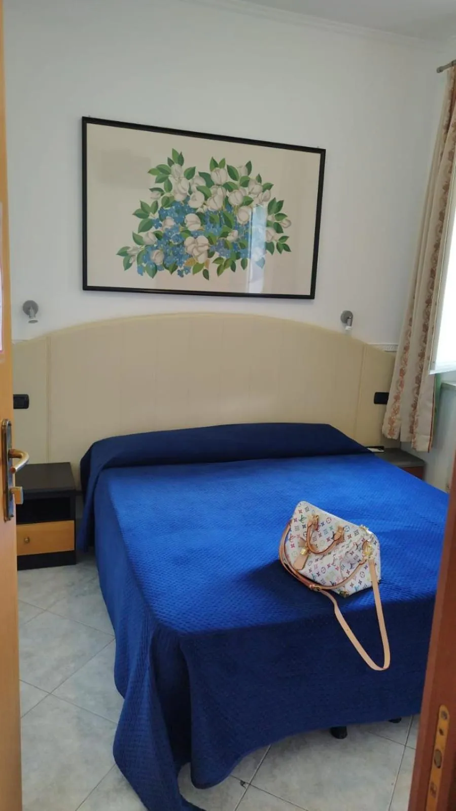 Bed in Hotel Klein Wien