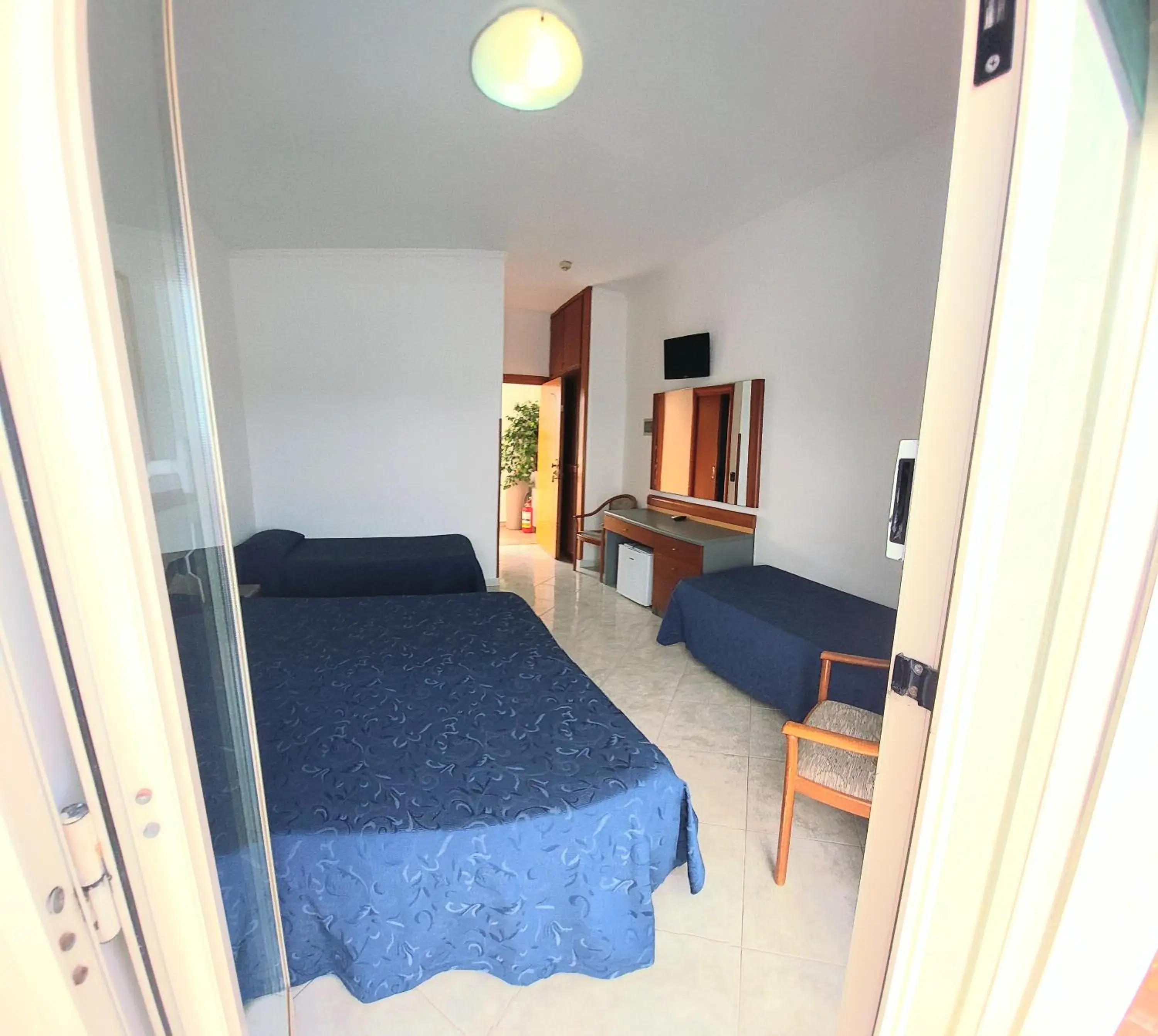 Quadruple Room in Hotel Klein Wien Quadruple Room in Hotel Klein Wien