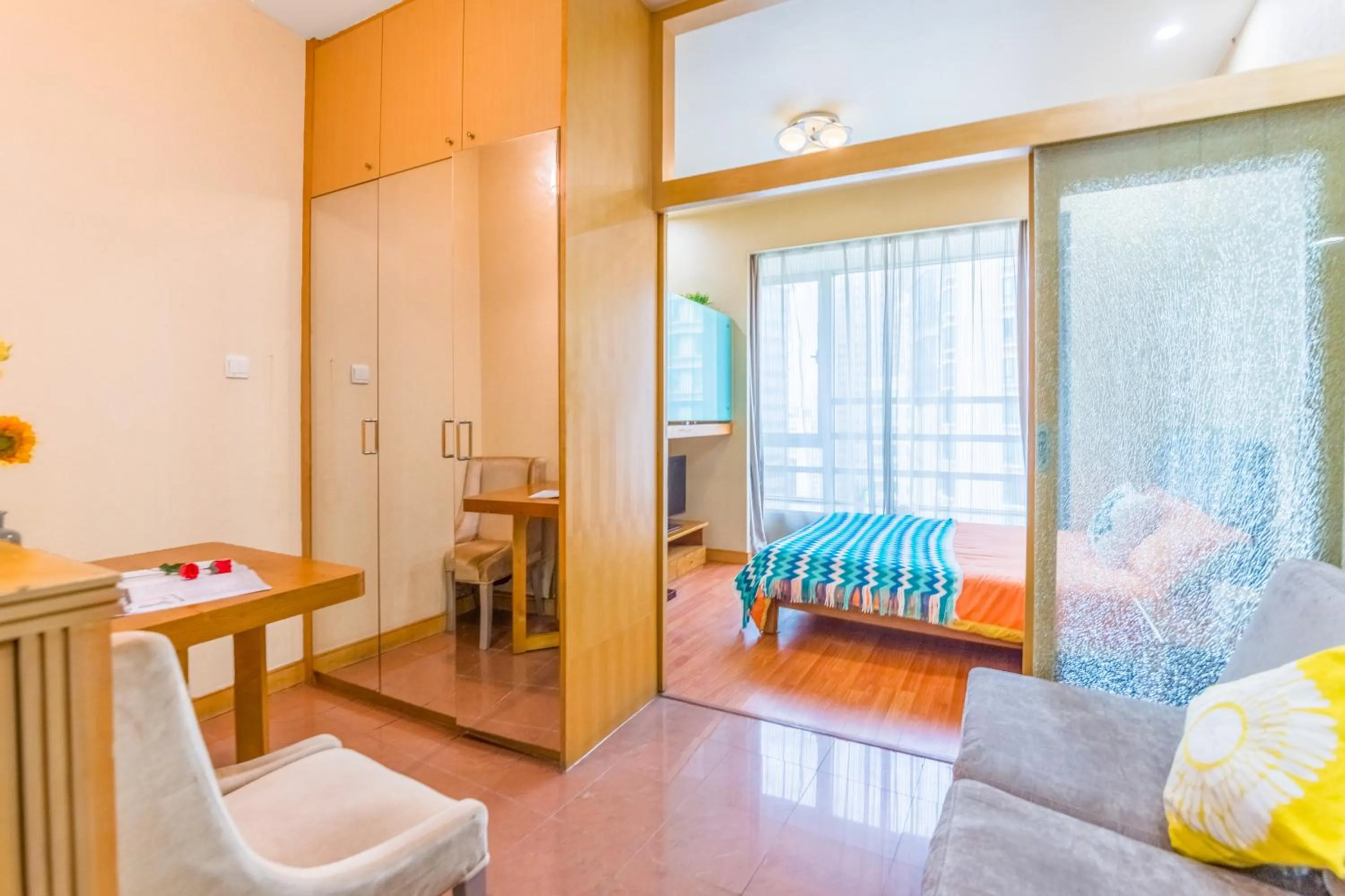 Bed in Shanghai Jiarong Hotel Apartment