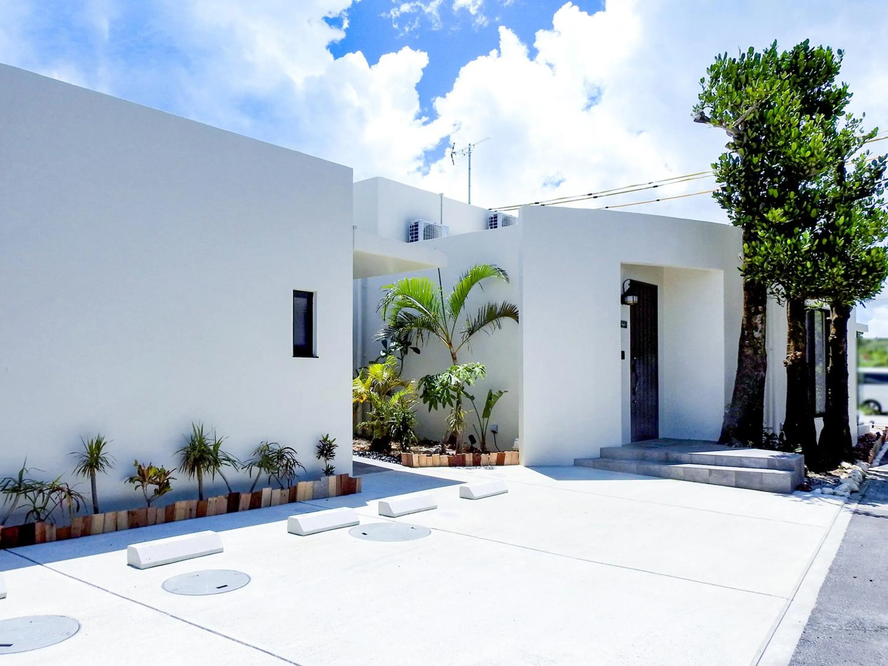 Property building in villa LIFE INDAH sumuide