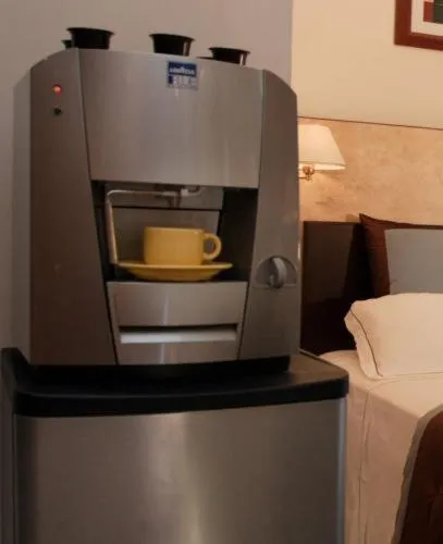 Coffee/tea facilities in Air Hotel