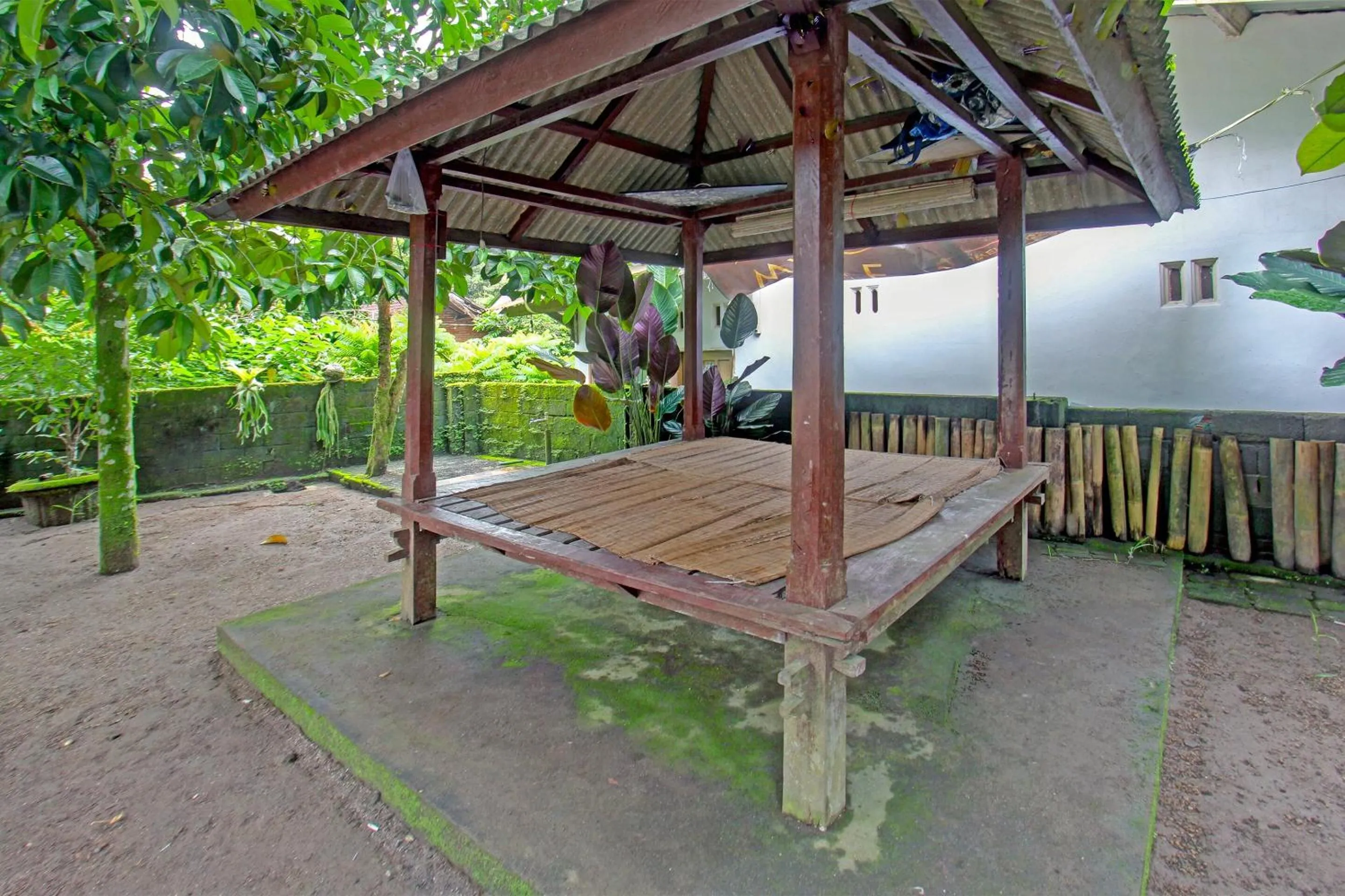 Lobby or reception in Hotel O Dani HomestayNearSesaot Lodge