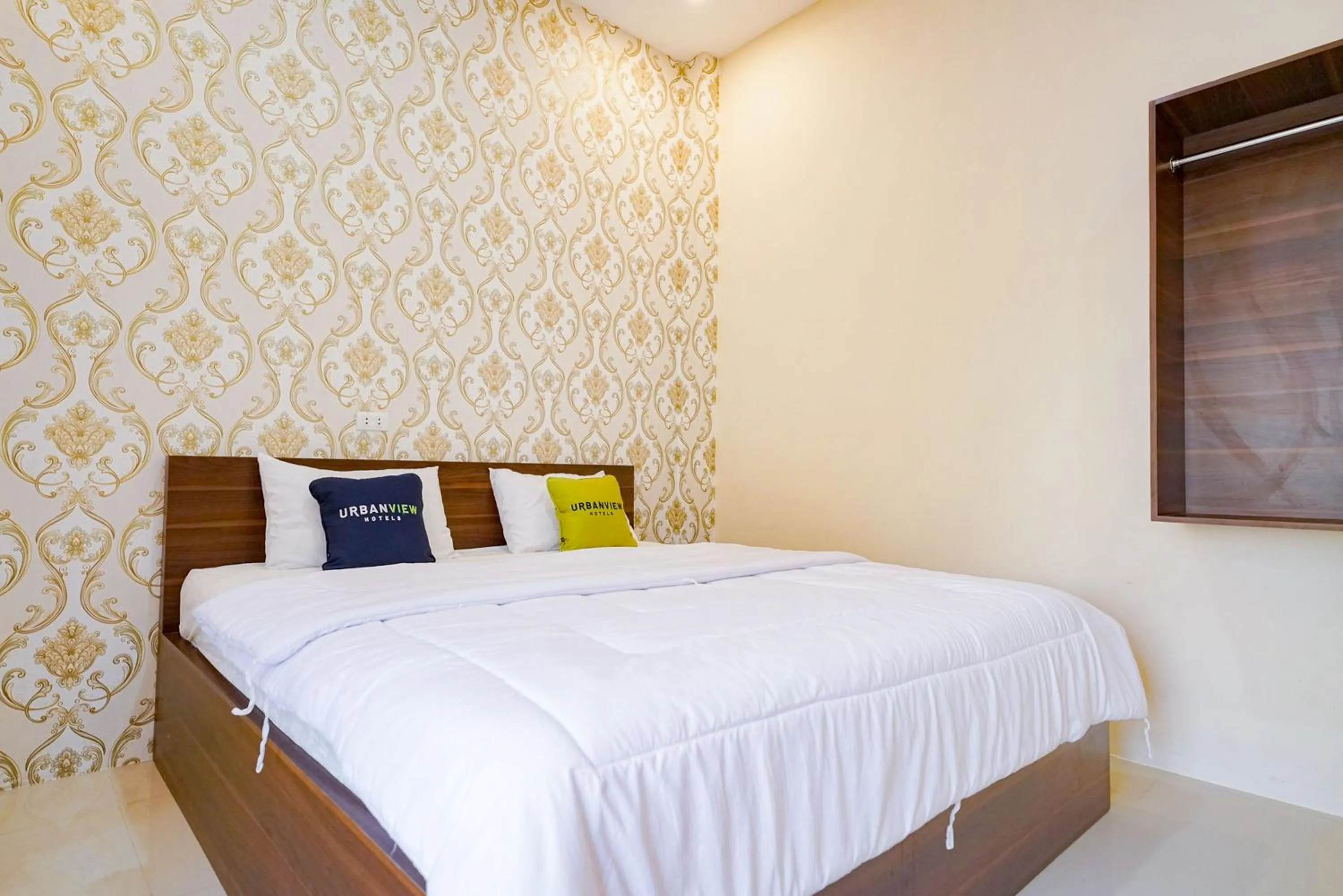 Bedroom, Bed in Urbanview Hotel St Faustina Lampung by RedDoorz