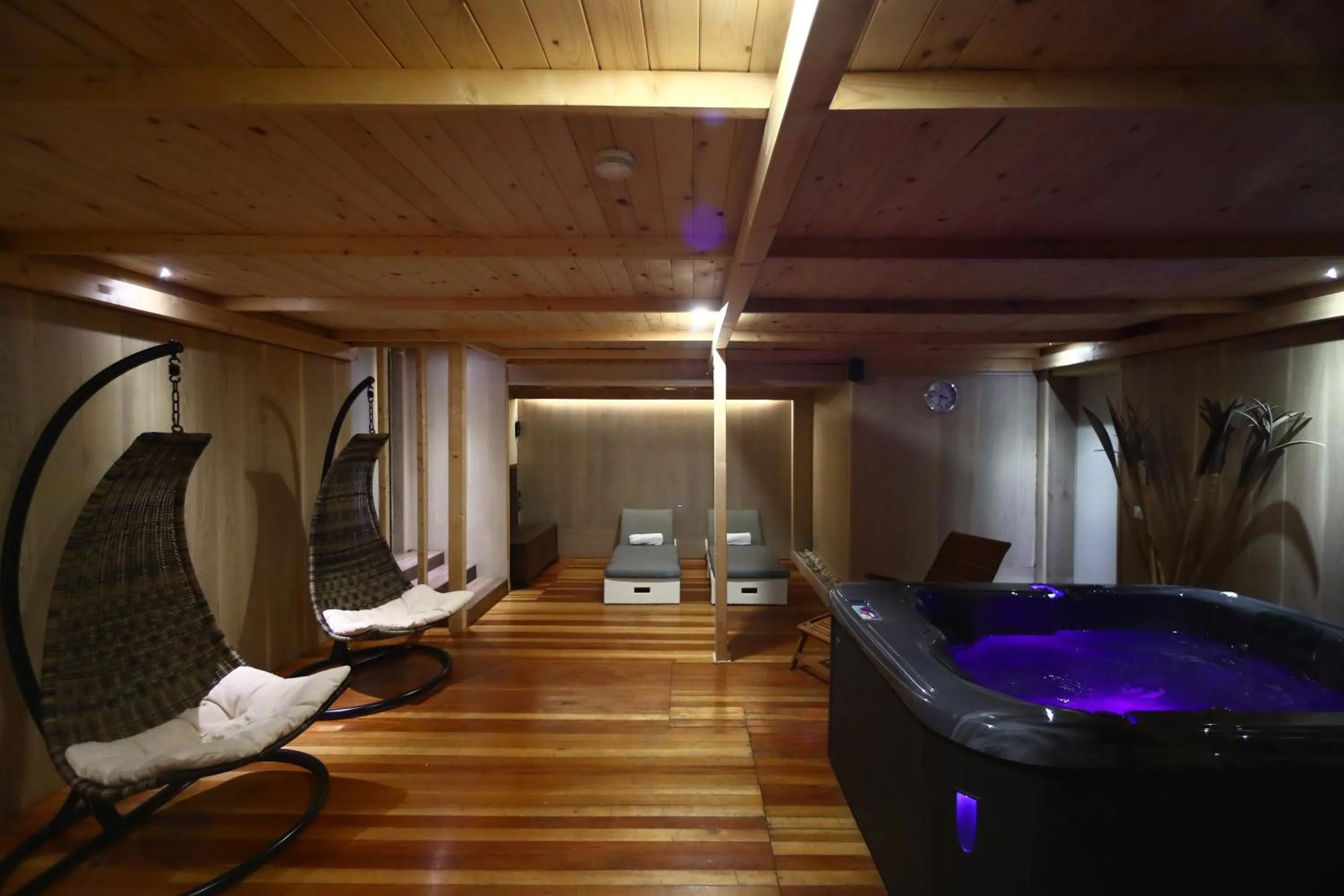 Hot Tub in Hotel Italia