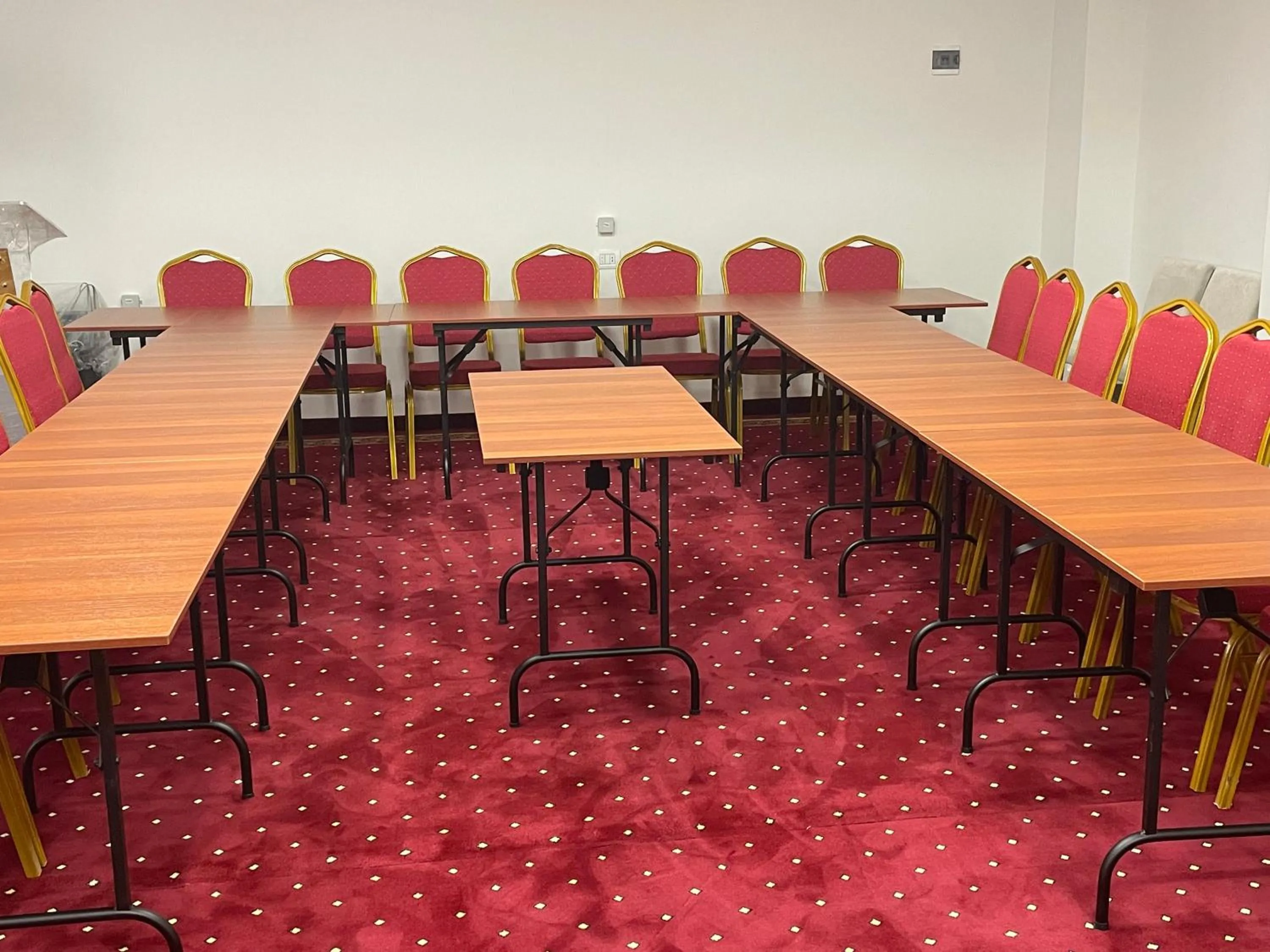 Meeting/conference room in Anga Yerevan Hotel