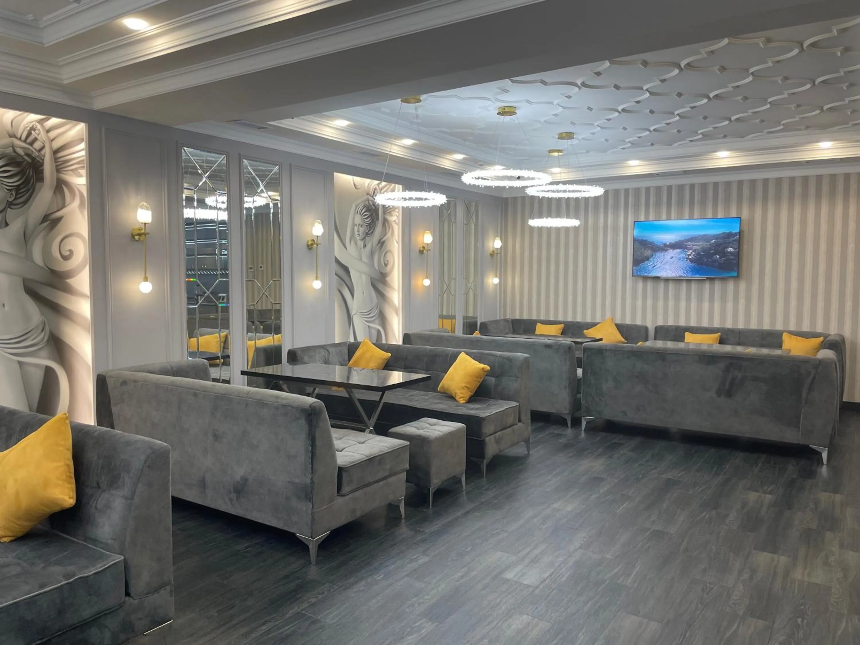 Lounge or bar in Anga Yerevan Hotel
