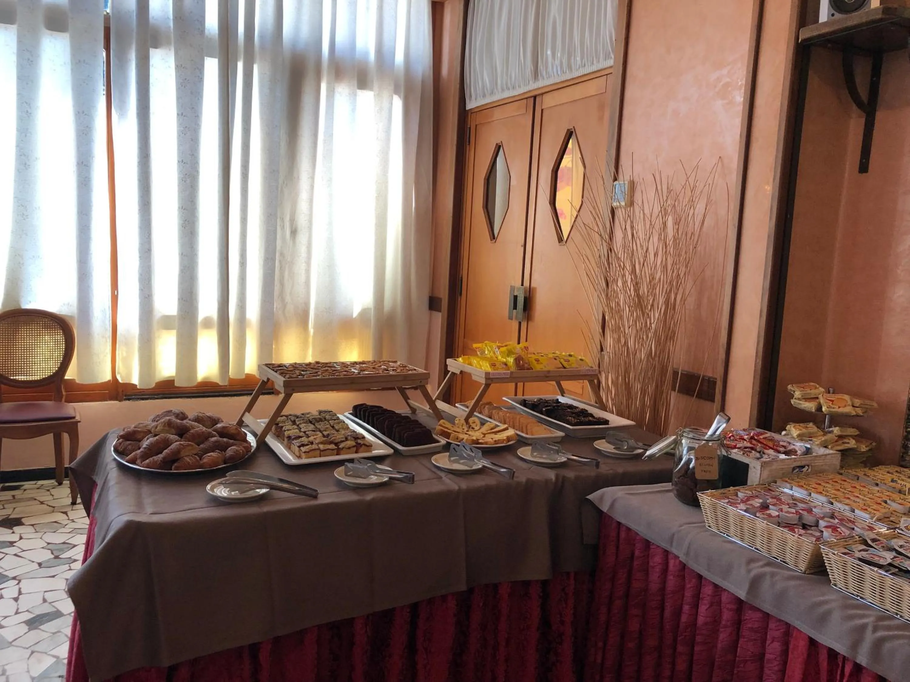 Breakfast in Hotel AMALFI