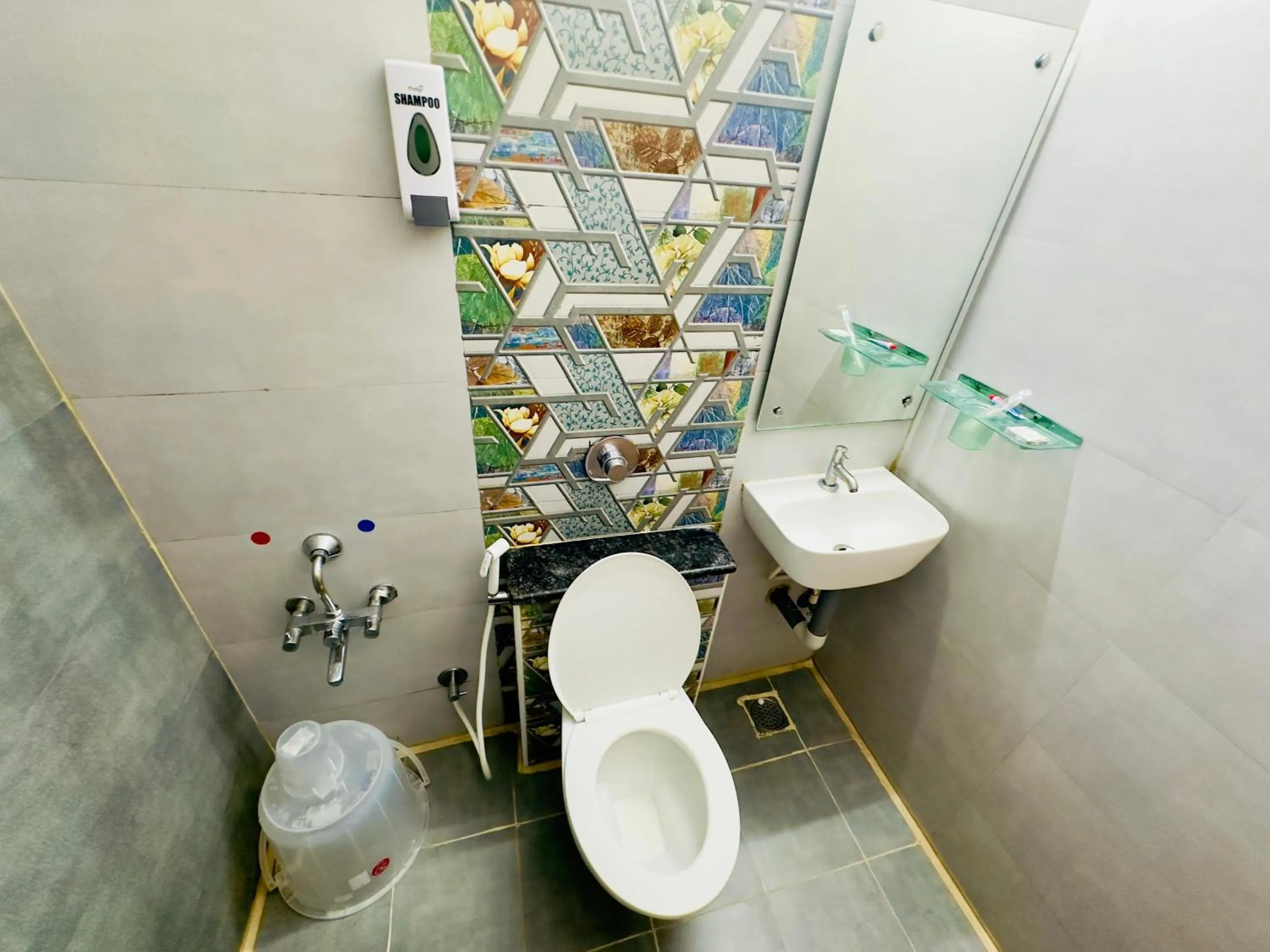 Bathroom in Stay Court - Business Class Hotel - Near Central Railway Station