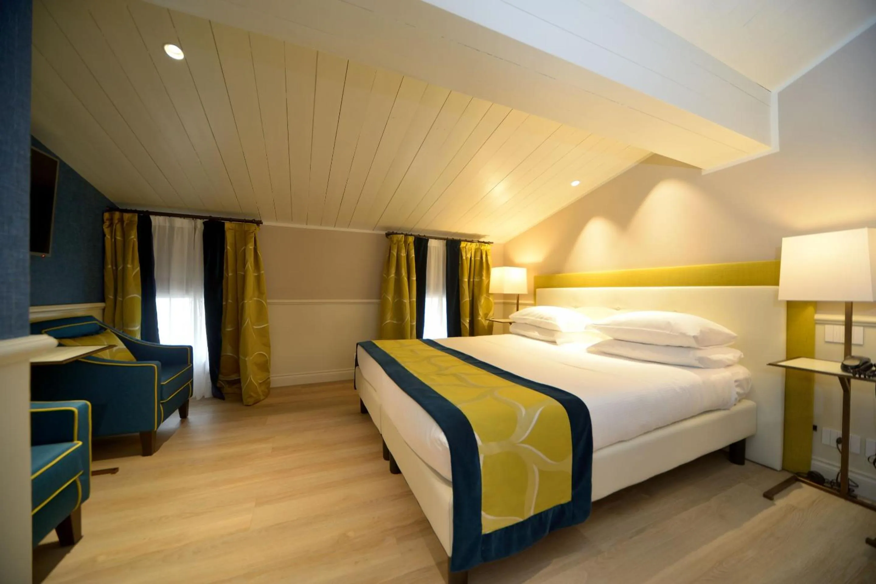 Photo of the whole room, Bed in Hotel Canon d'Oro