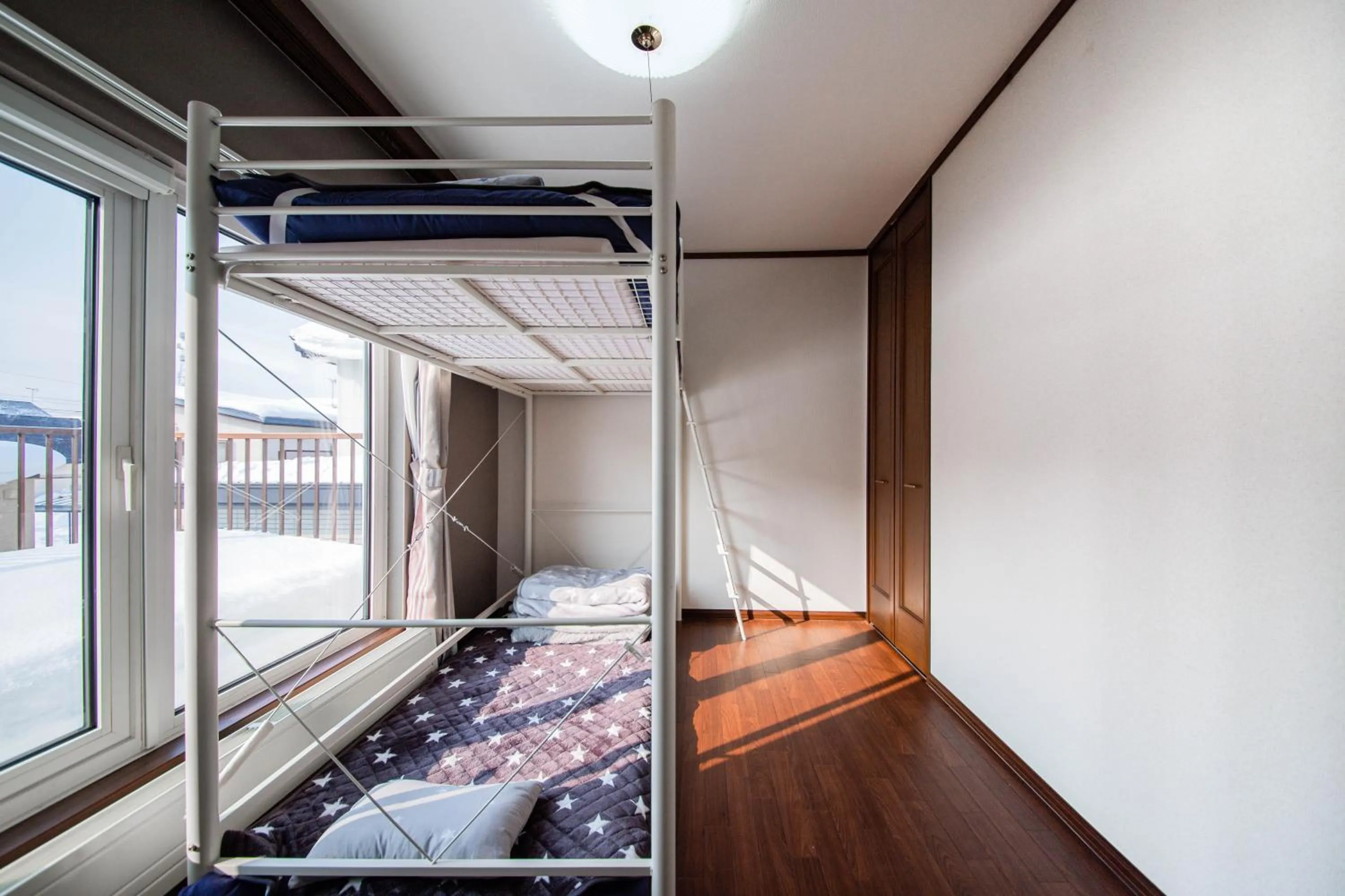 Bedroom, Bed in DOWNTOWN　TOKO11