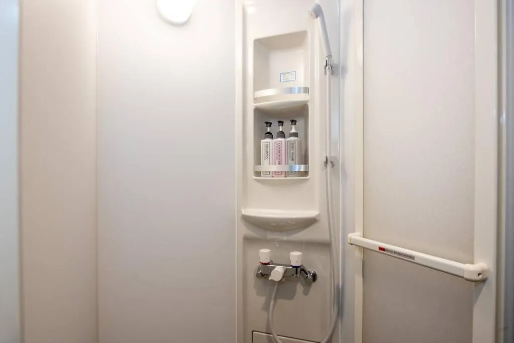 Shower in THE HARMONY