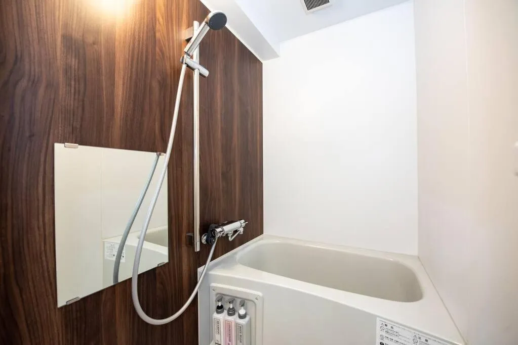 Shower in THE HARMONY