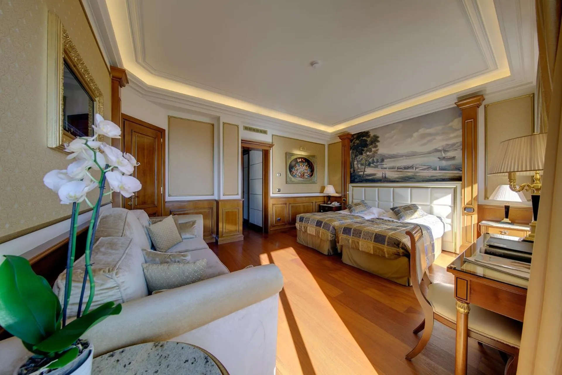 Bed in Hotel Splendid