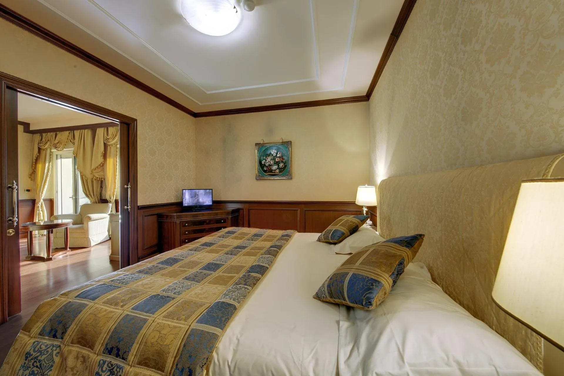 Bed in Hotel Splendid