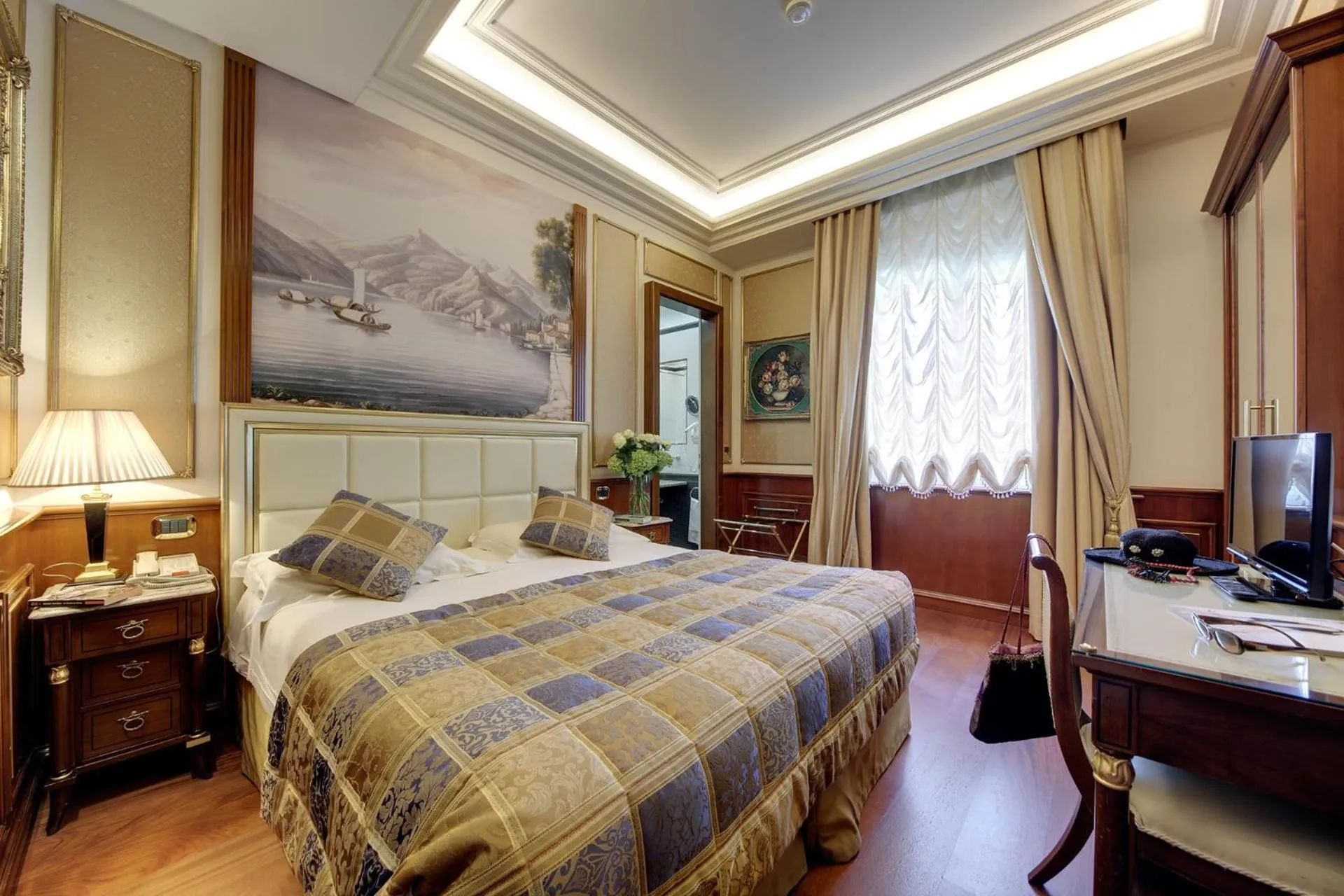 Bed in Hotel Splendid