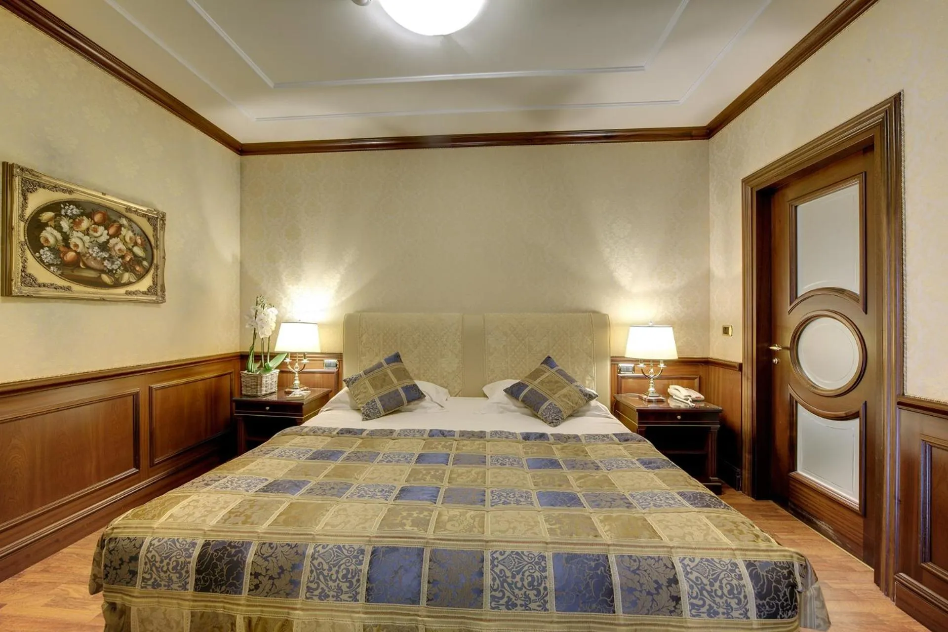 Bed in Hotel Splendid