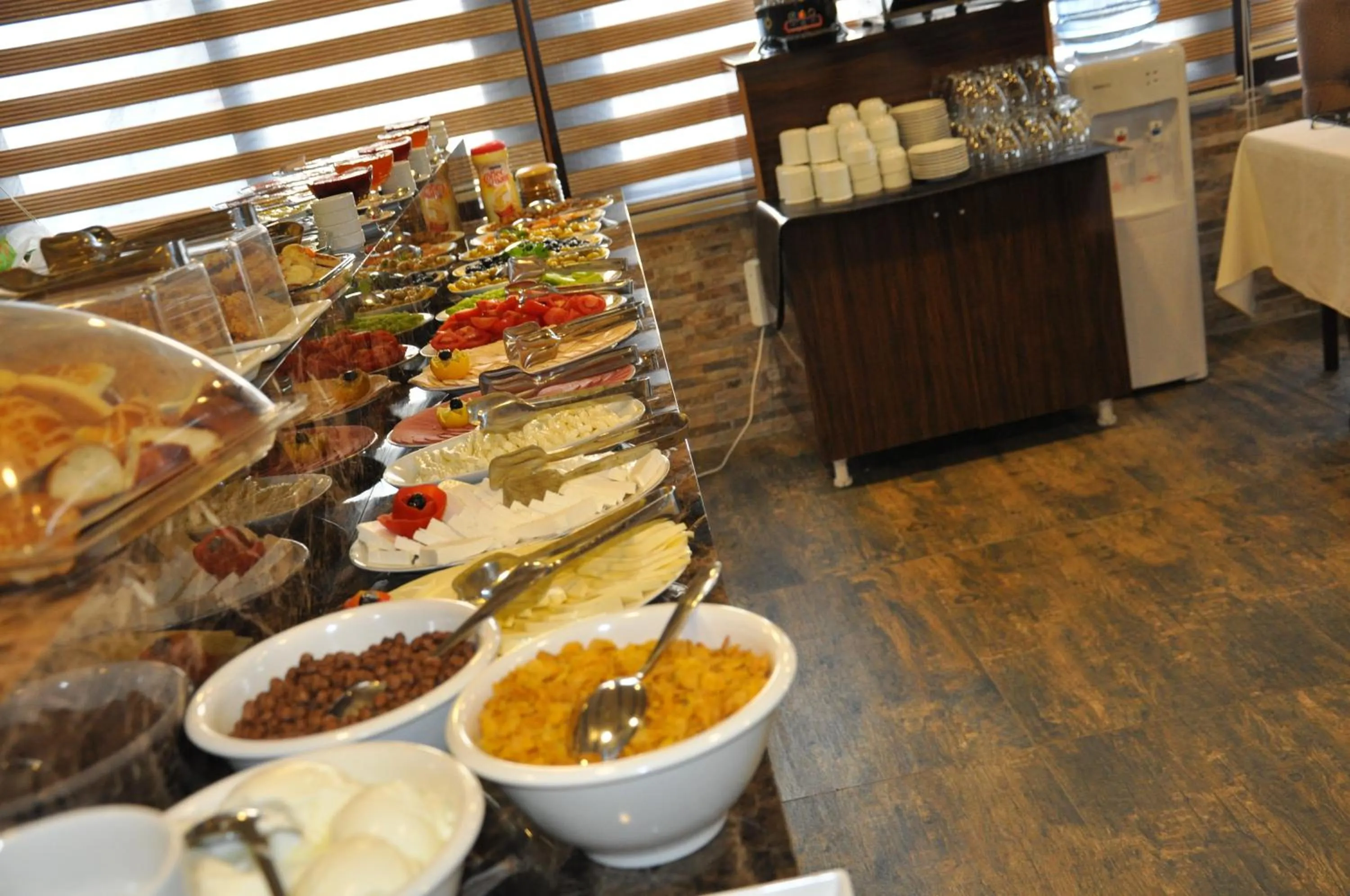 Breakfast in Golden Rain Hotel Old City