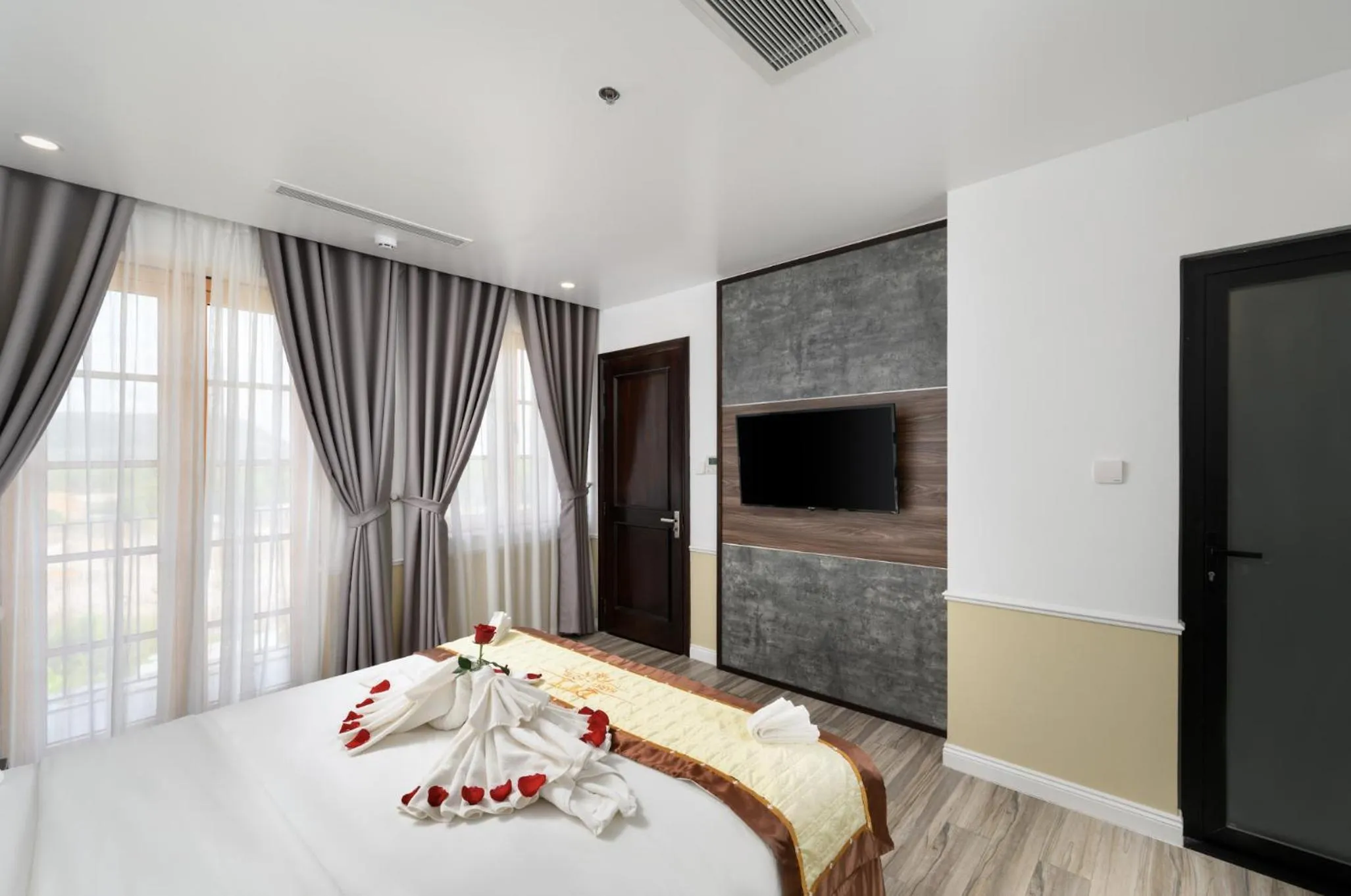 Bed in Harry Phu Quoc Hotel 3