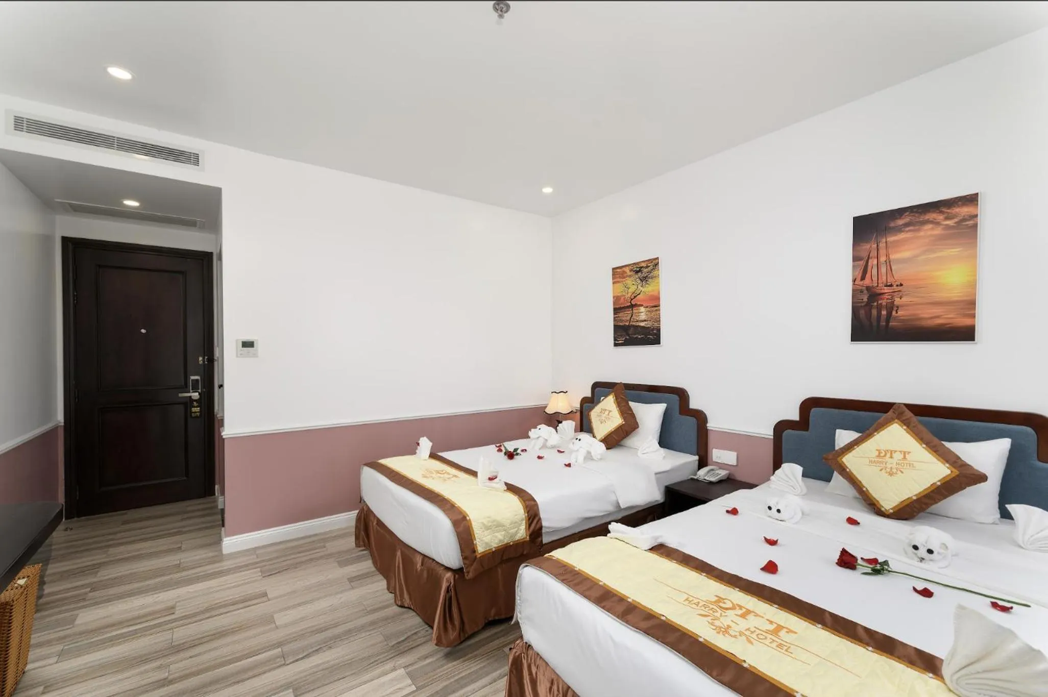 Bedroom, Bed in Harry Phu Quoc Hotel 3