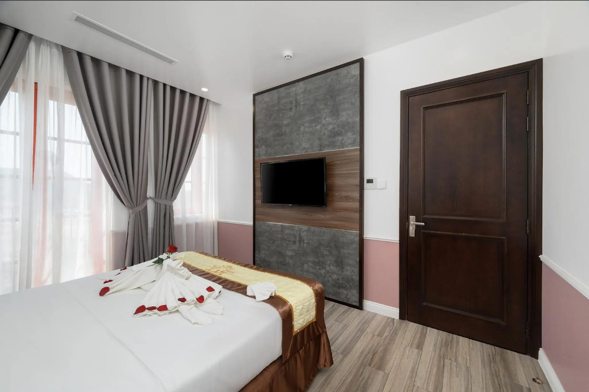 Bed in Harry Phu Quoc Hotel 3