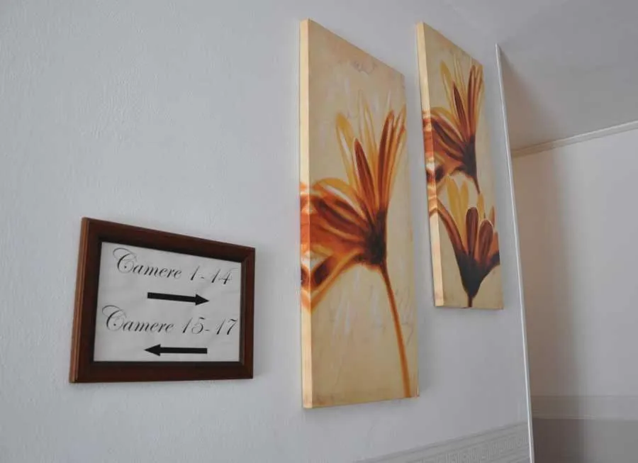 Logo/Certificate/Sign in Hotel Torre