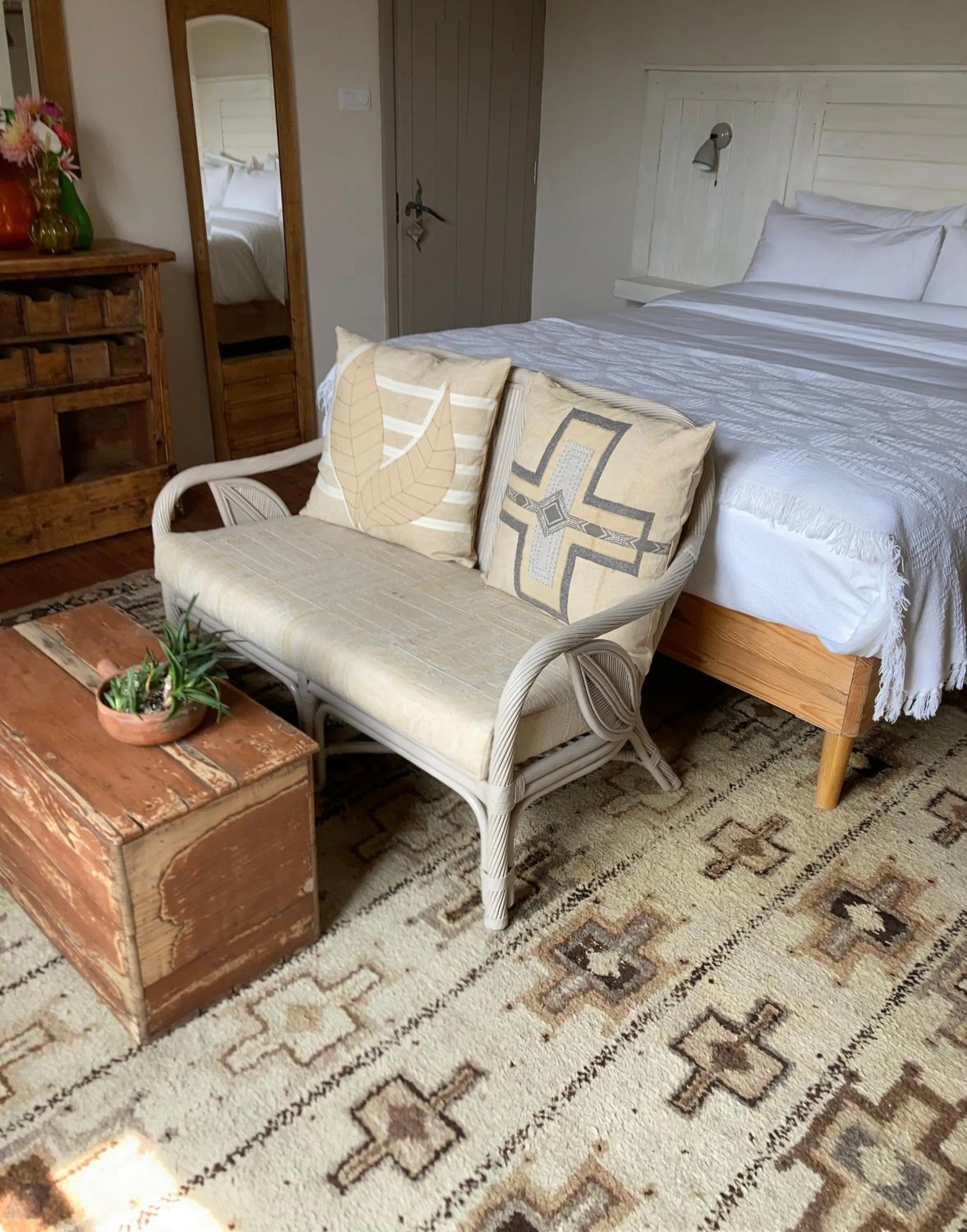 Seating area, Bed in No12