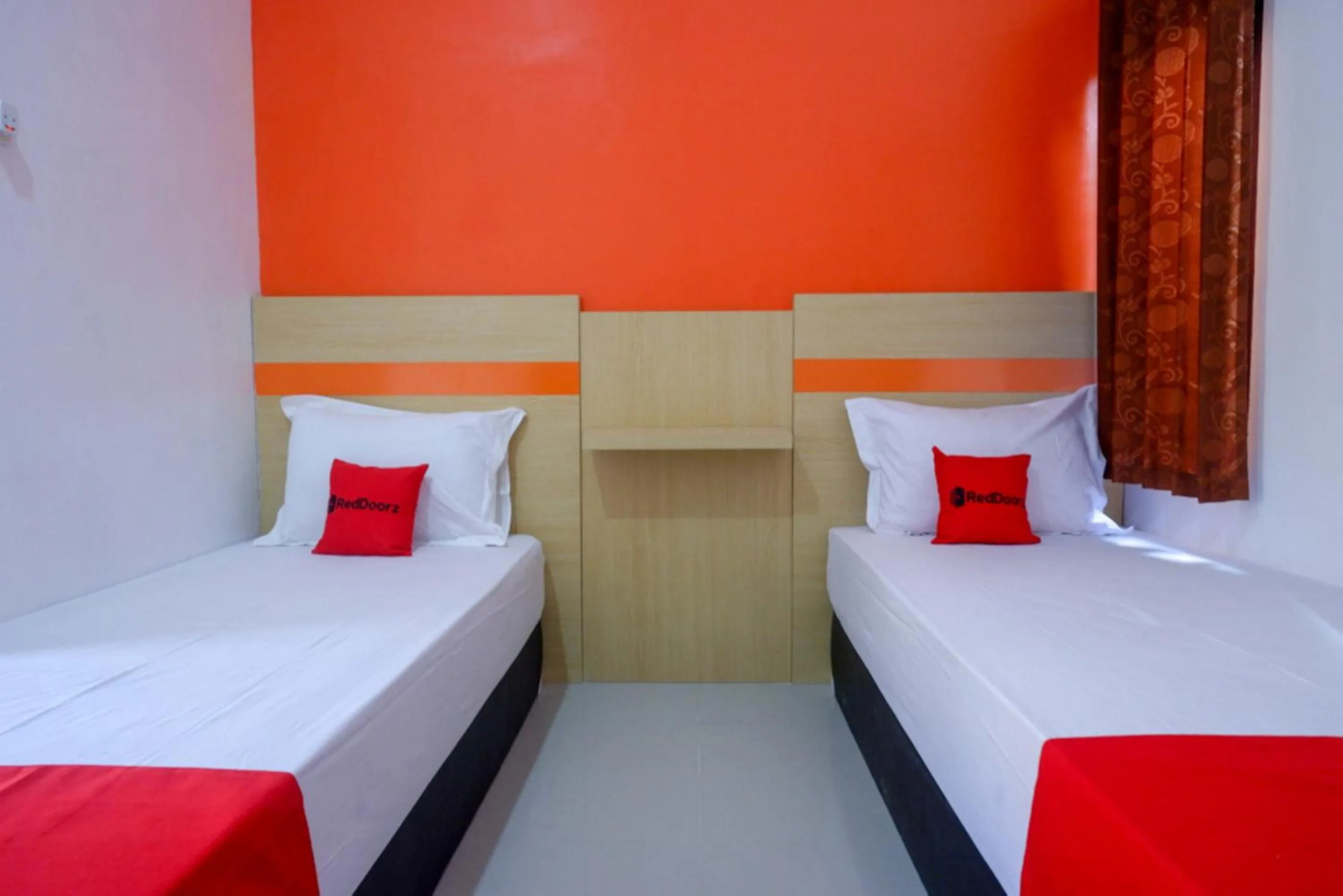 Bed in RedDoorz Syariah near Alun Alun Kota Rembang