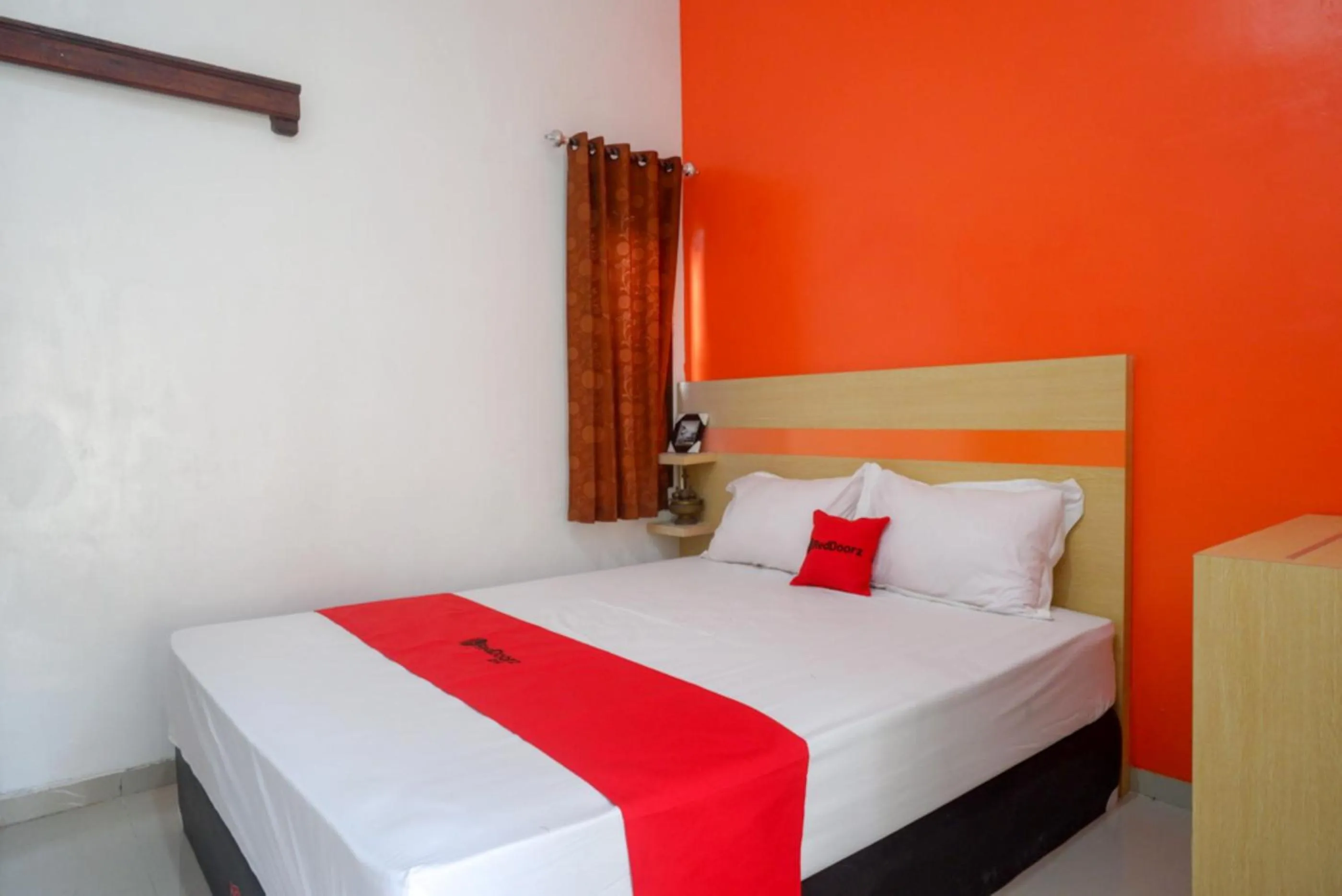 Bed in RedDoorz Syariah near Alun Alun Kota Rembang