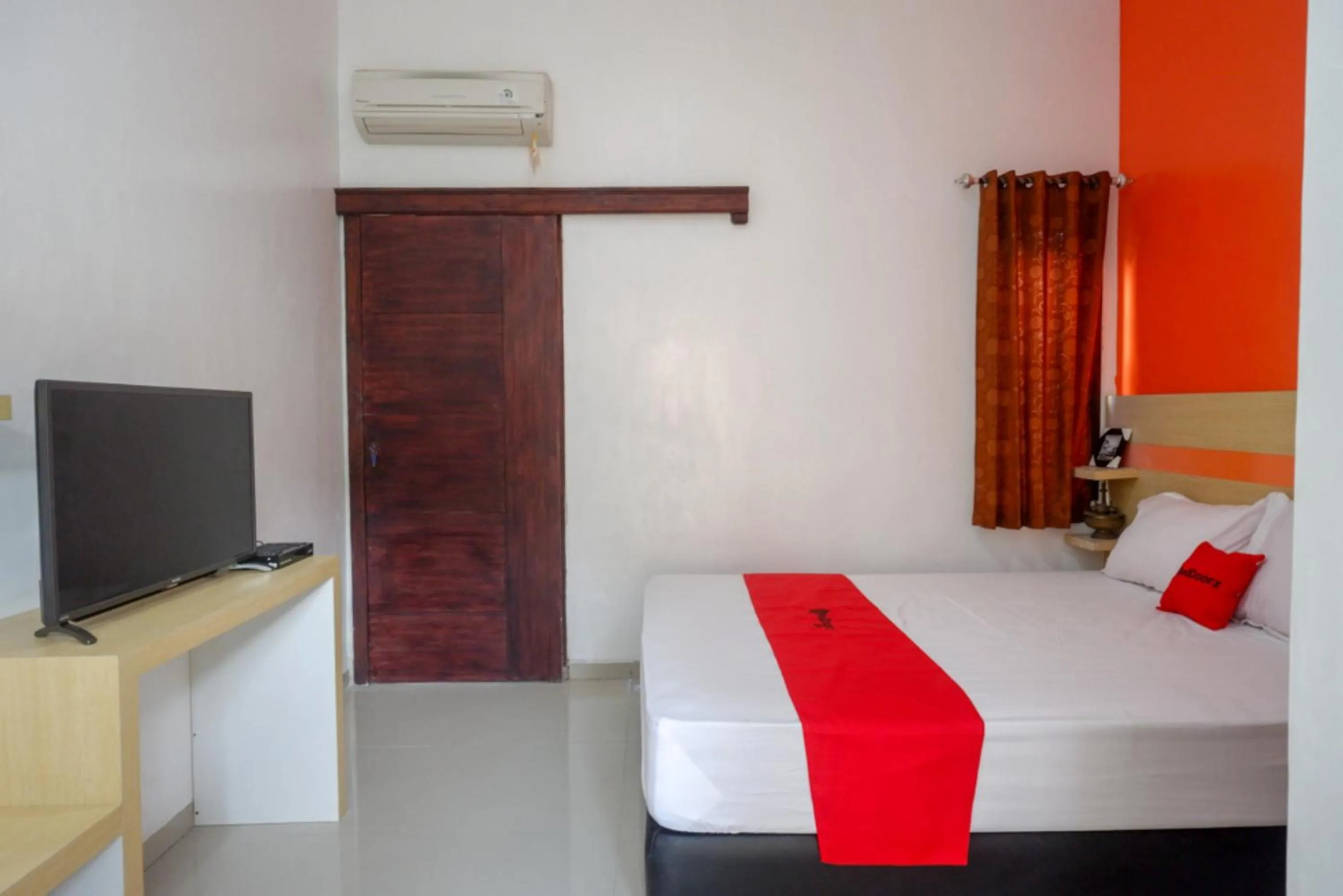 Property building, Bed in RedDoorz Syariah near Alun Alun Kota Rembang