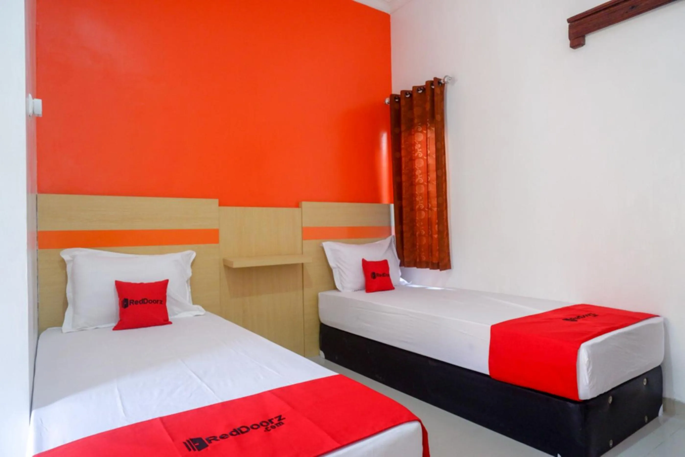 Bed in RedDoorz Syariah near Alun Alun Kota Rembang