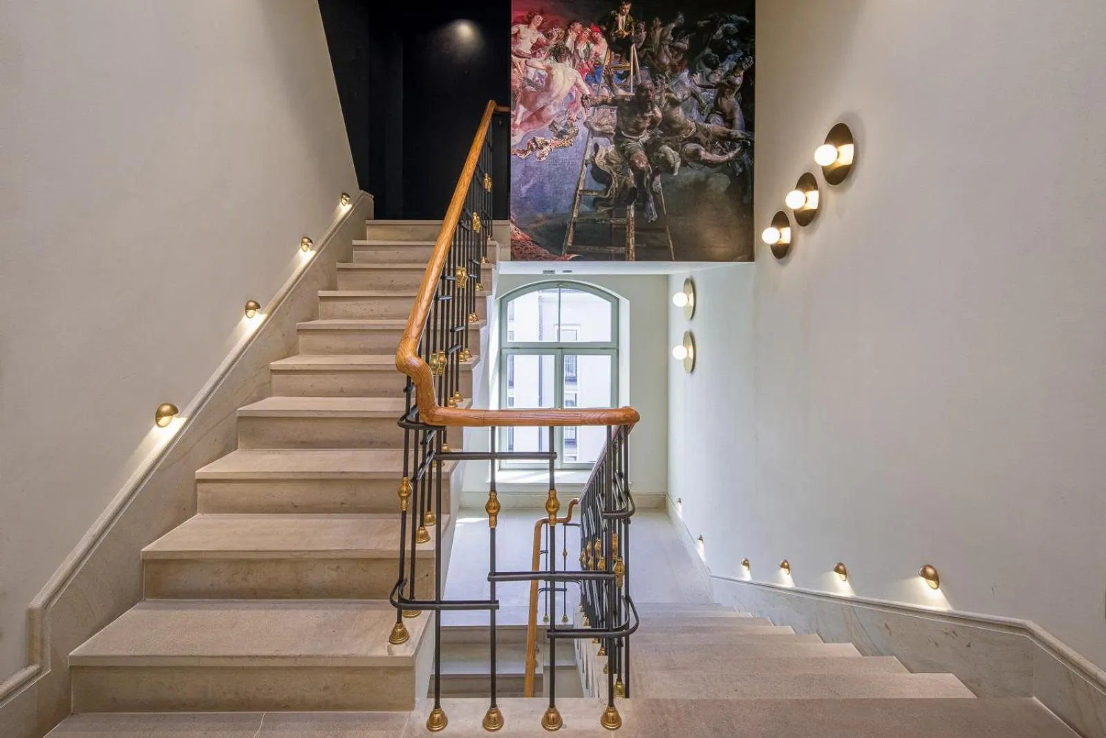 Property building in Art Boutique