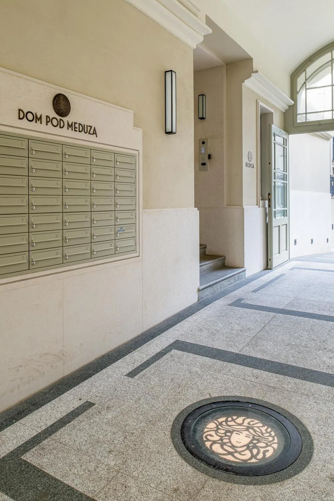 Property building in Art Boutique